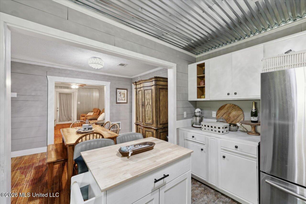 205 3rd Street Property Photo 11
