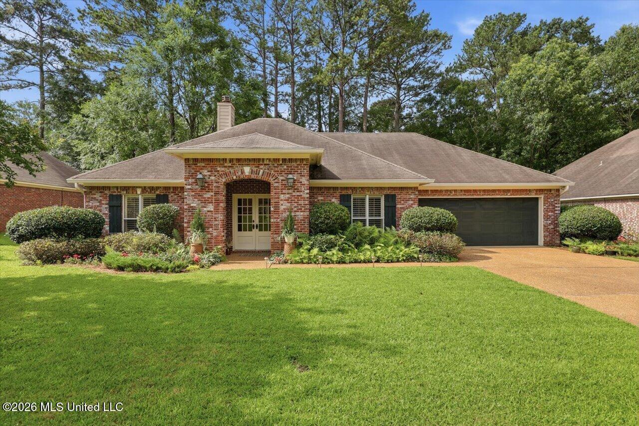 385 Pinewood Lane Property Photo 1