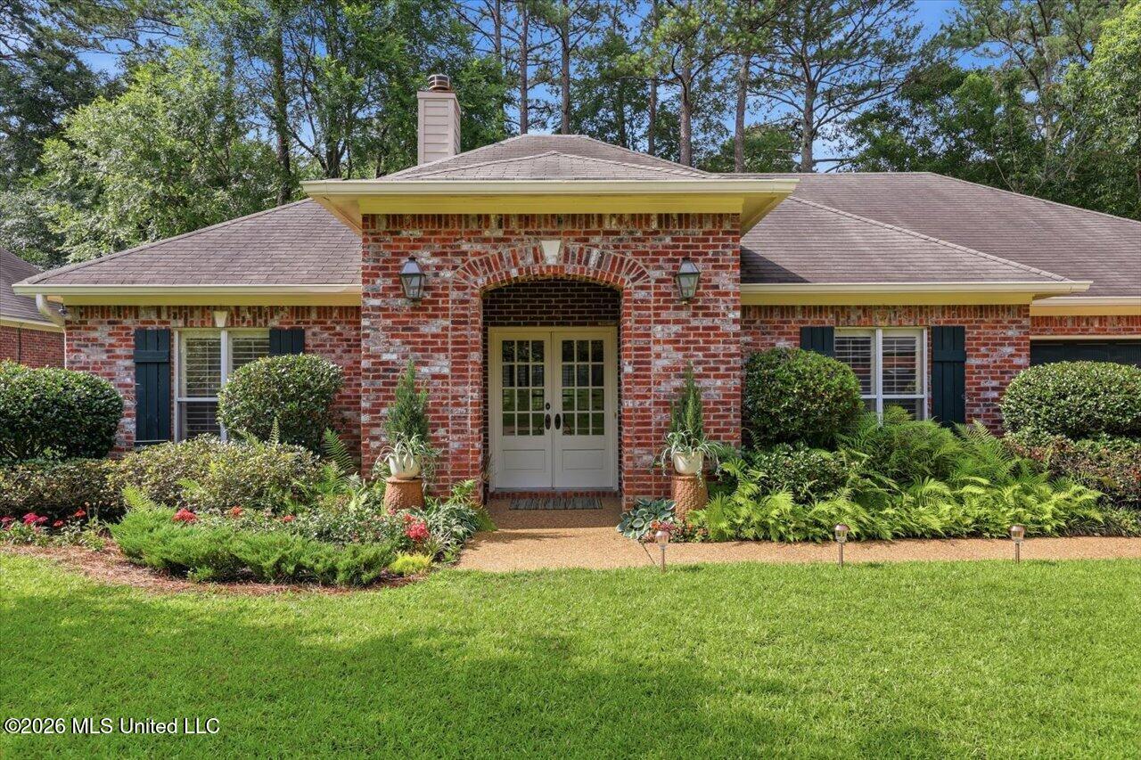 385 Pinewood Lane Property Photo 2