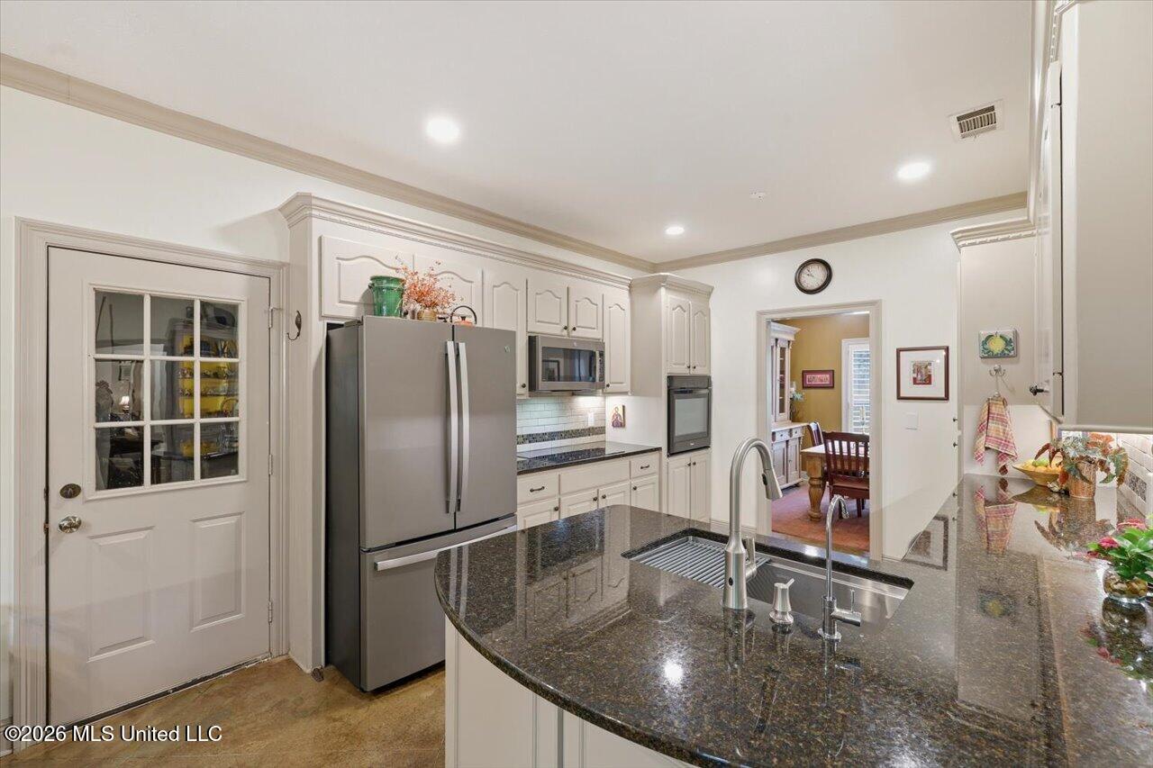 385 Pinewood Lane Property Photo 14