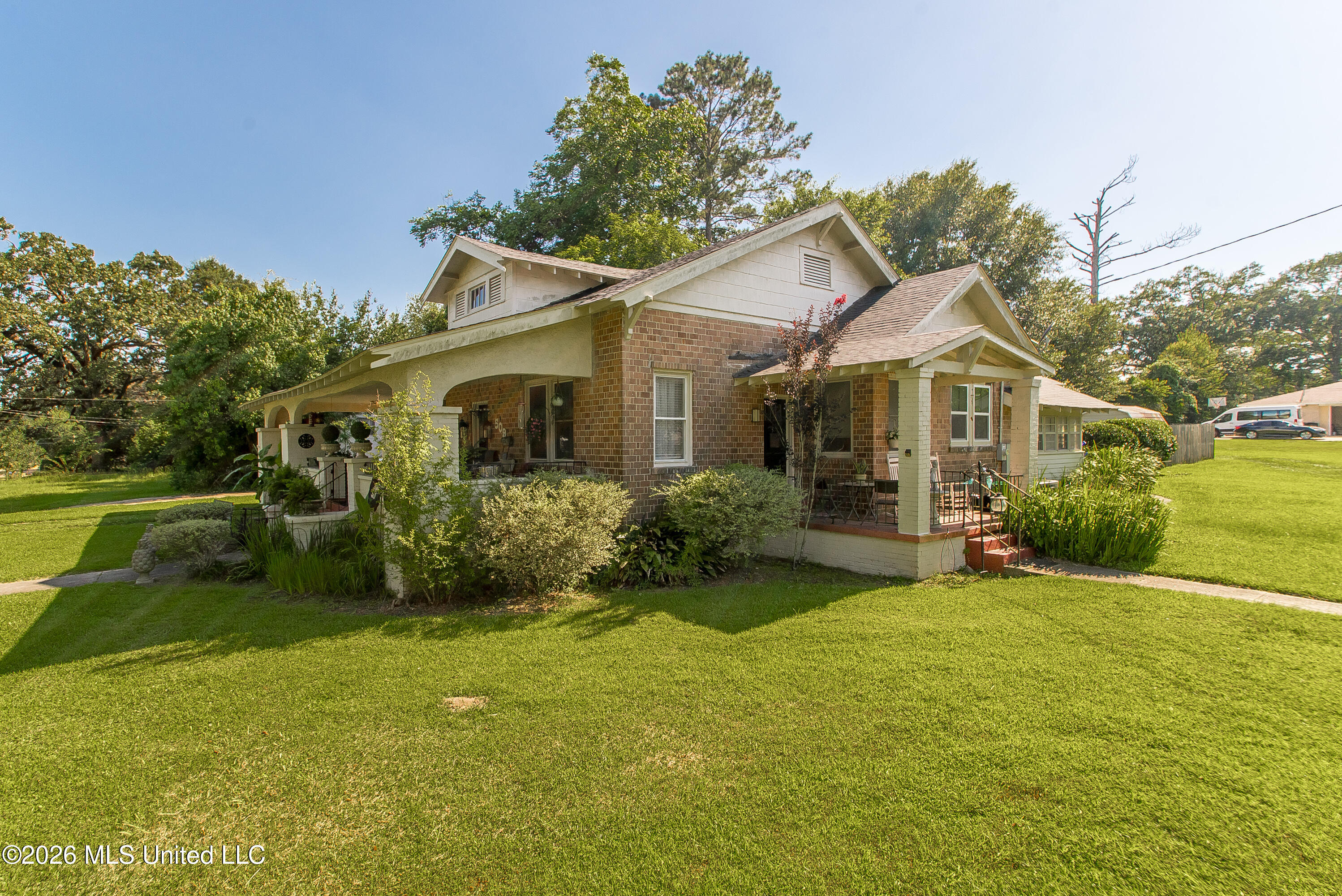 509 Jackson Avenue Property Photo 39