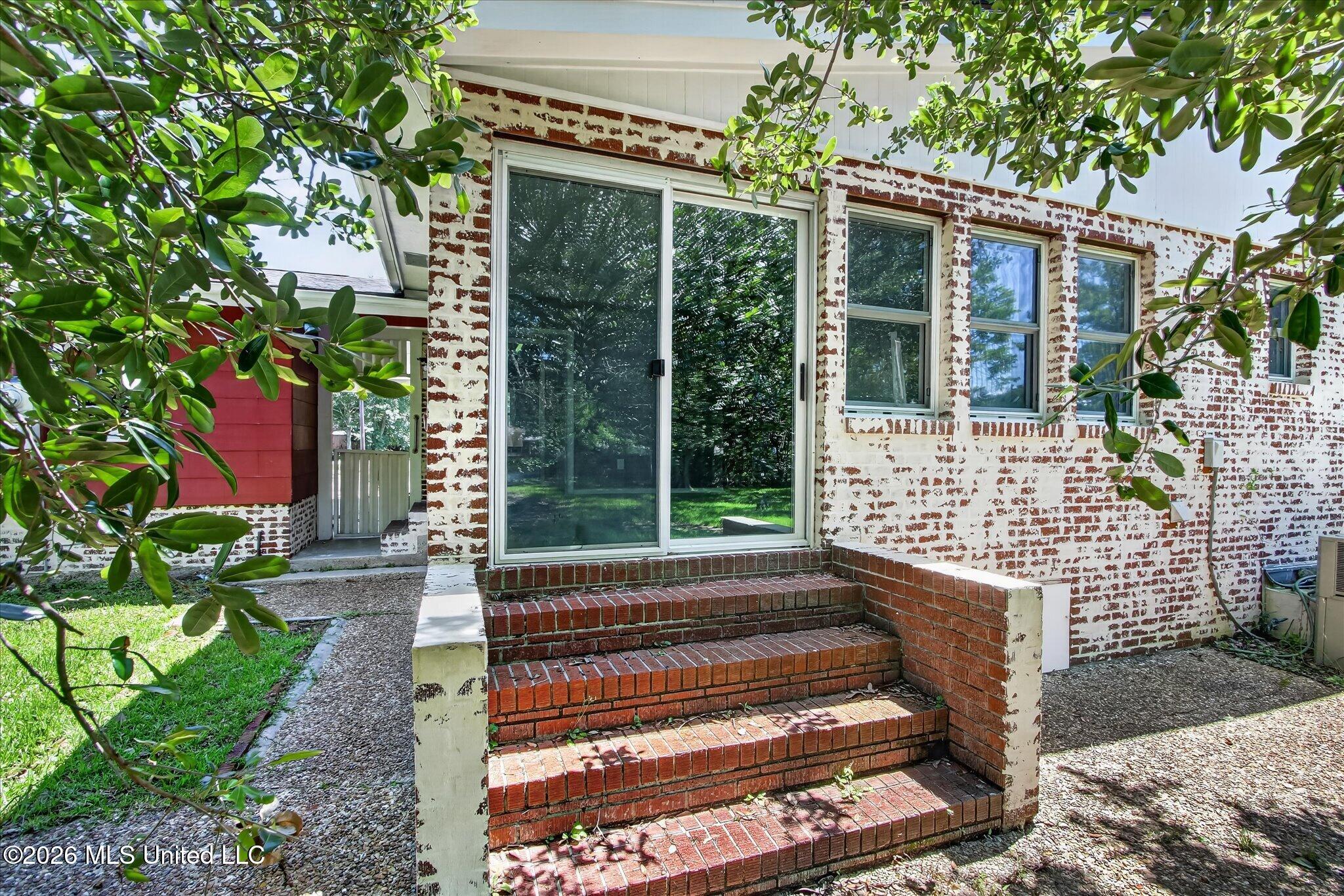 34 37th Street Property Photo 18