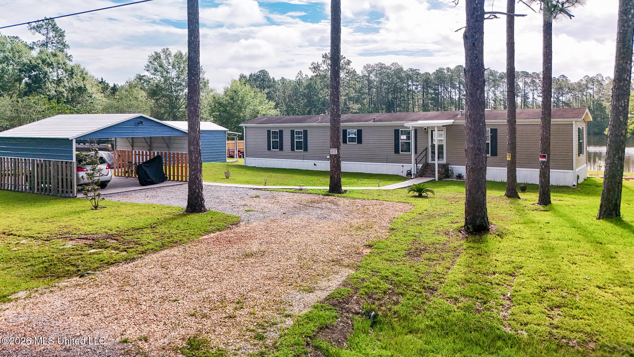 7170 Lake Drive Property Photo 1