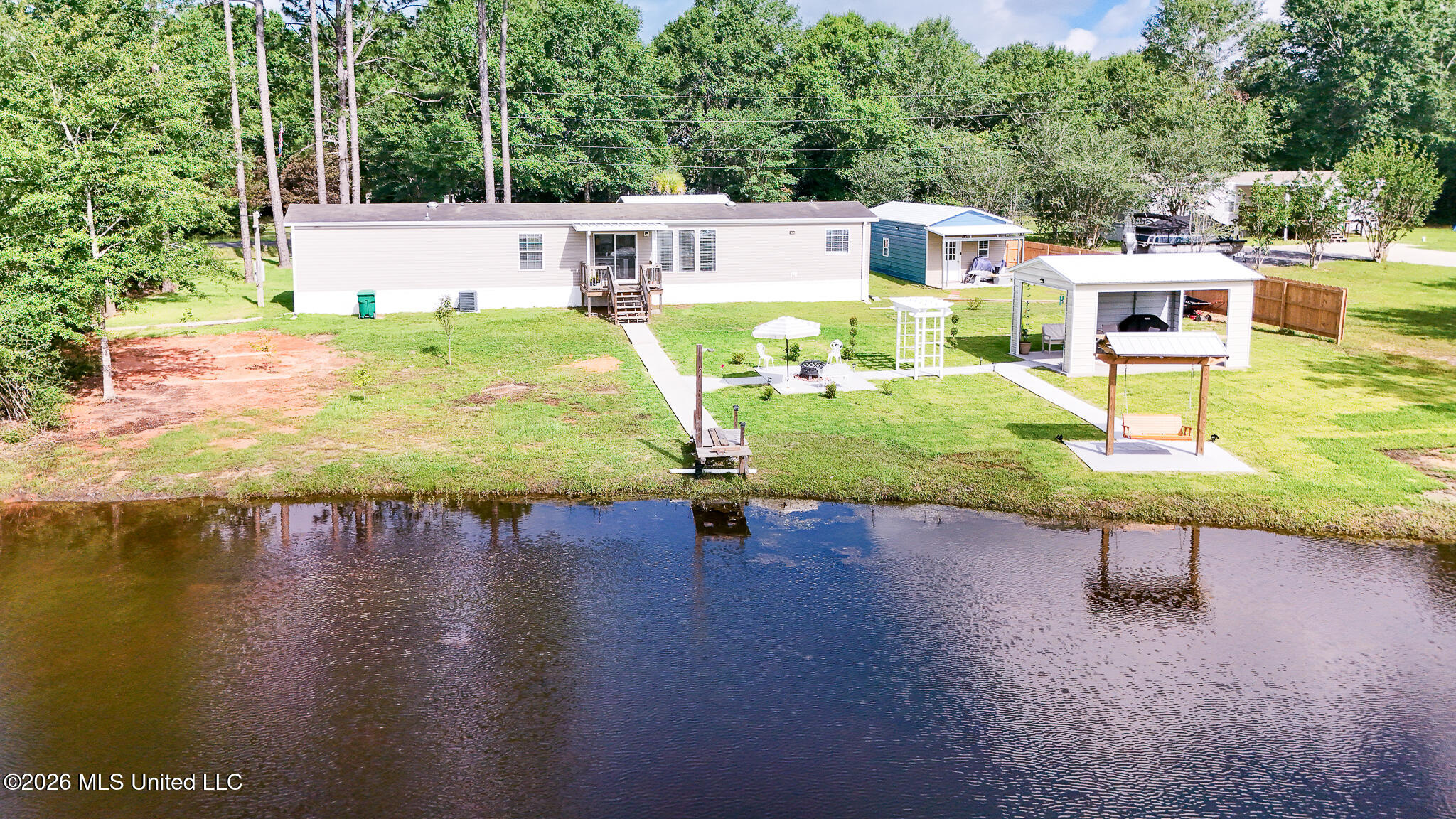 7170 Lake Drive Property Photo 2