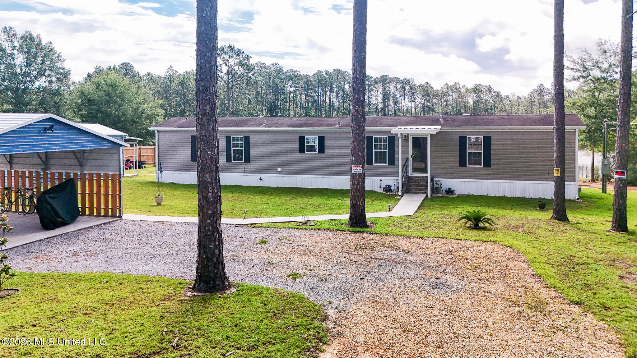 7170 Lake Drive Property Photo 4
