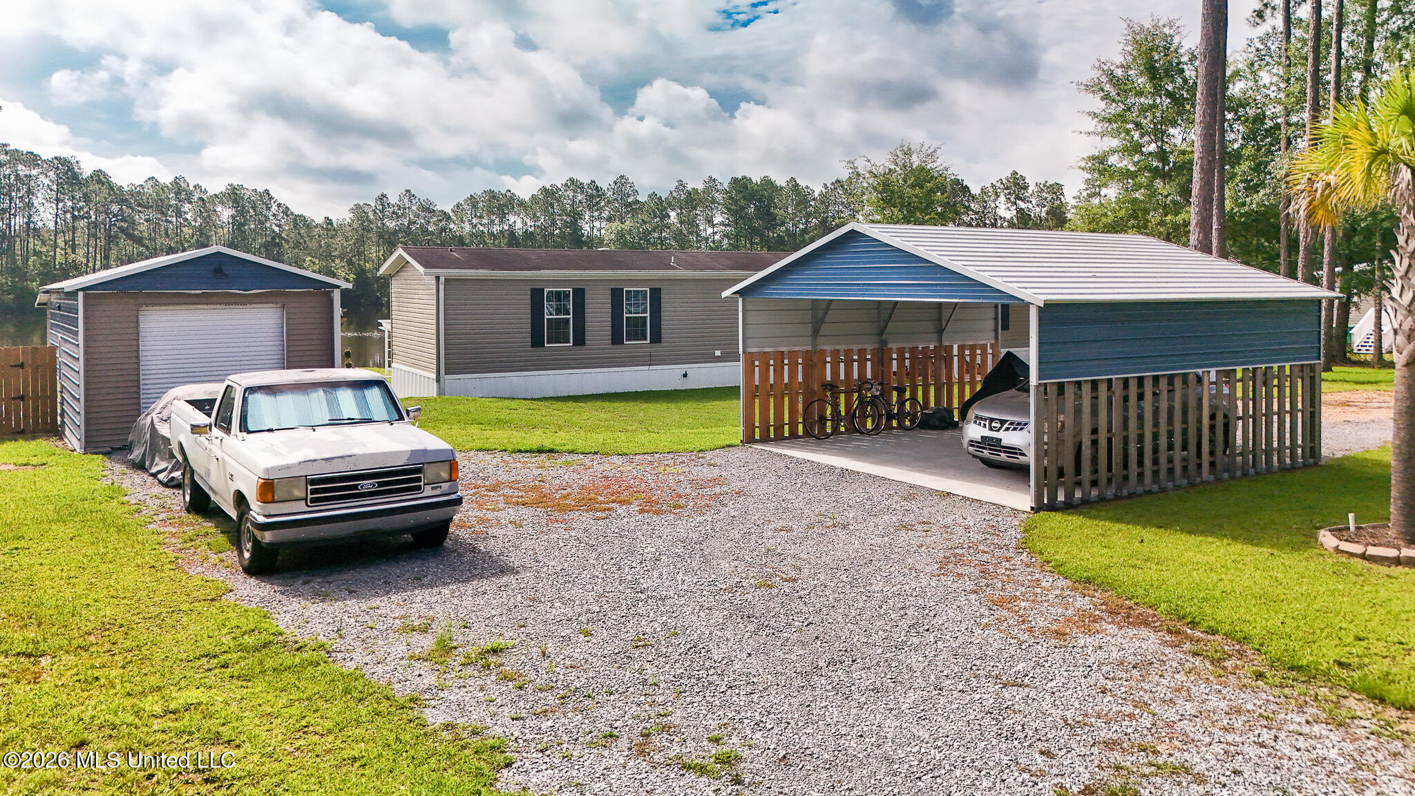 7170 Lake Drive Property Photo 6