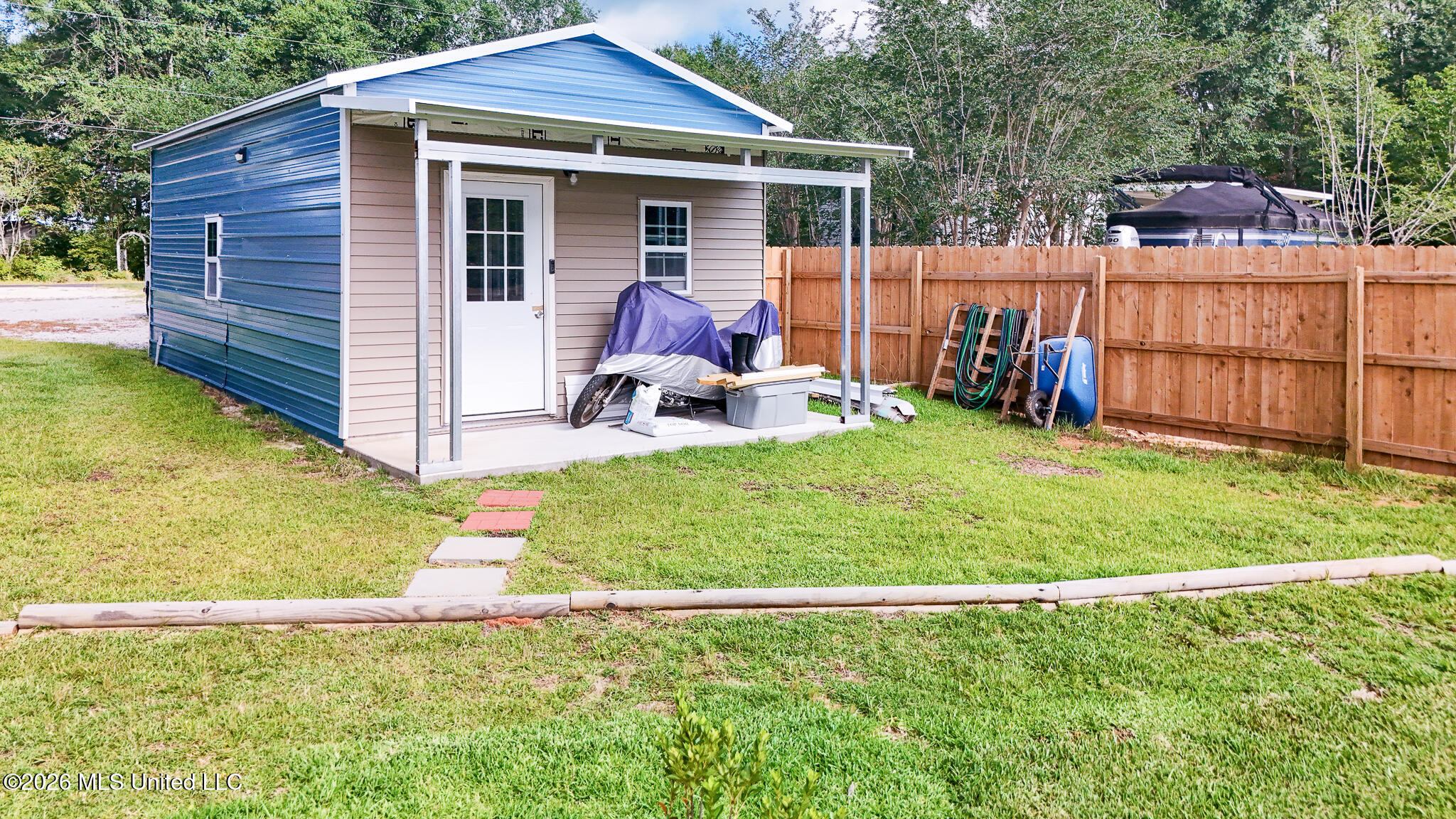 7170 Lake Drive Property Photo 9