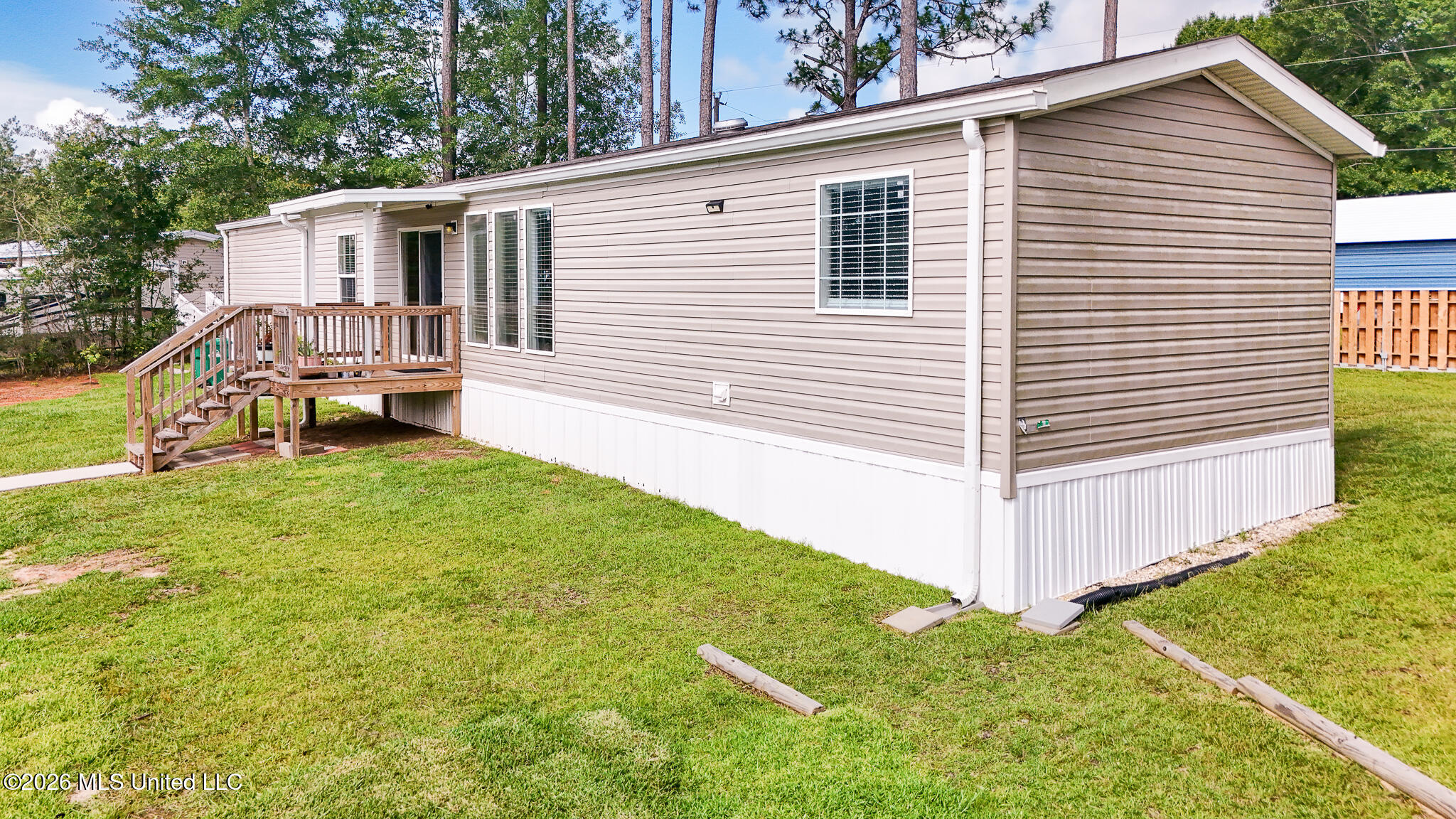 7170 Lake Drive Property Photo 11