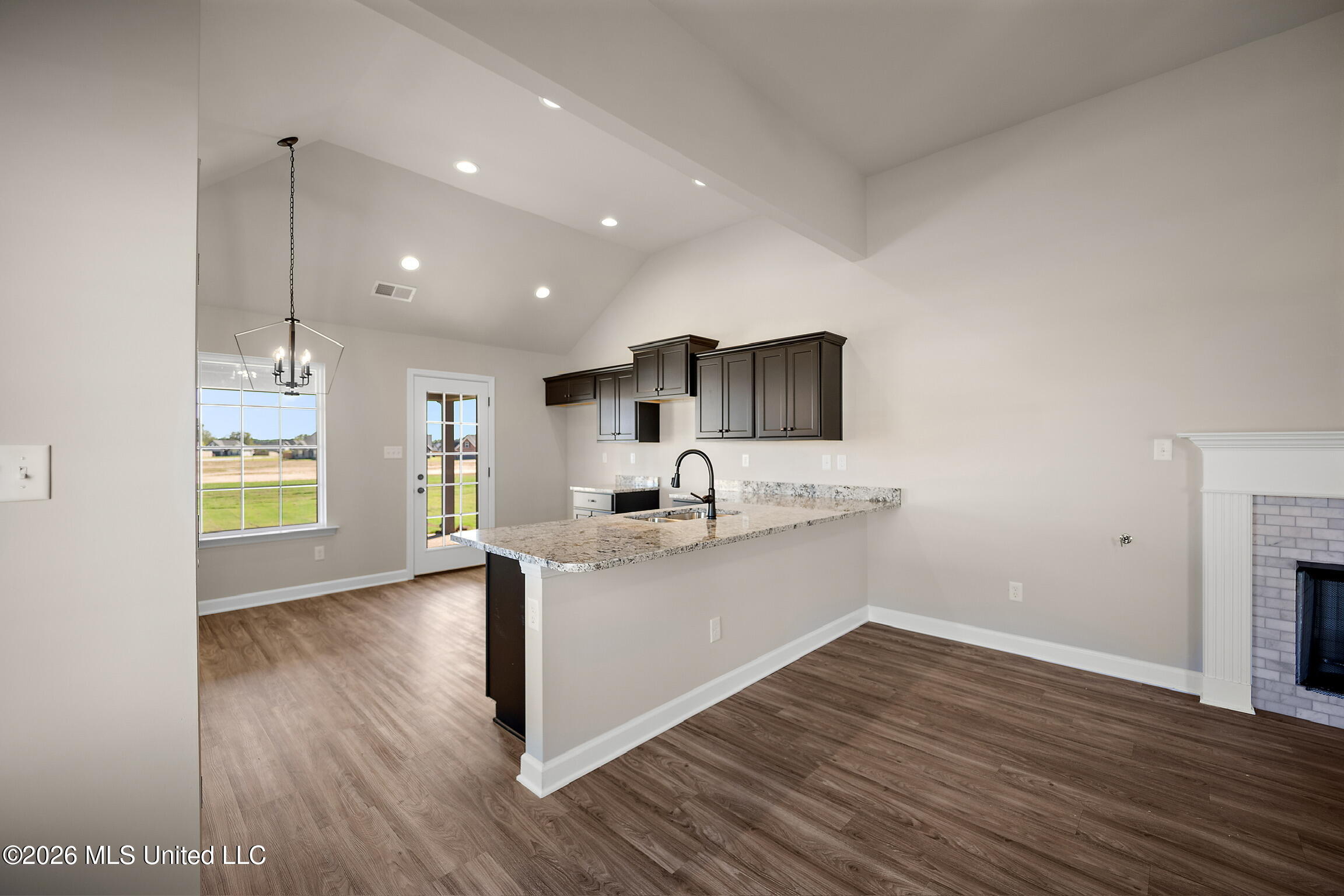 13816 Jack Thomas Boulevard Property Photo 9