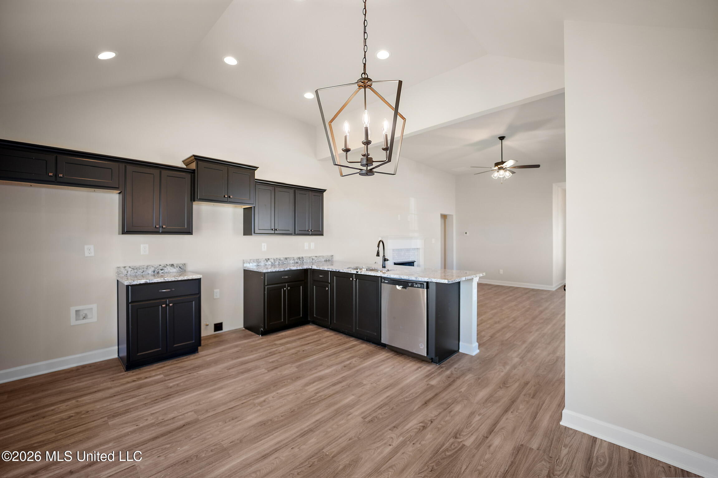13816 Jack Thomas Boulevard Property Photo 10