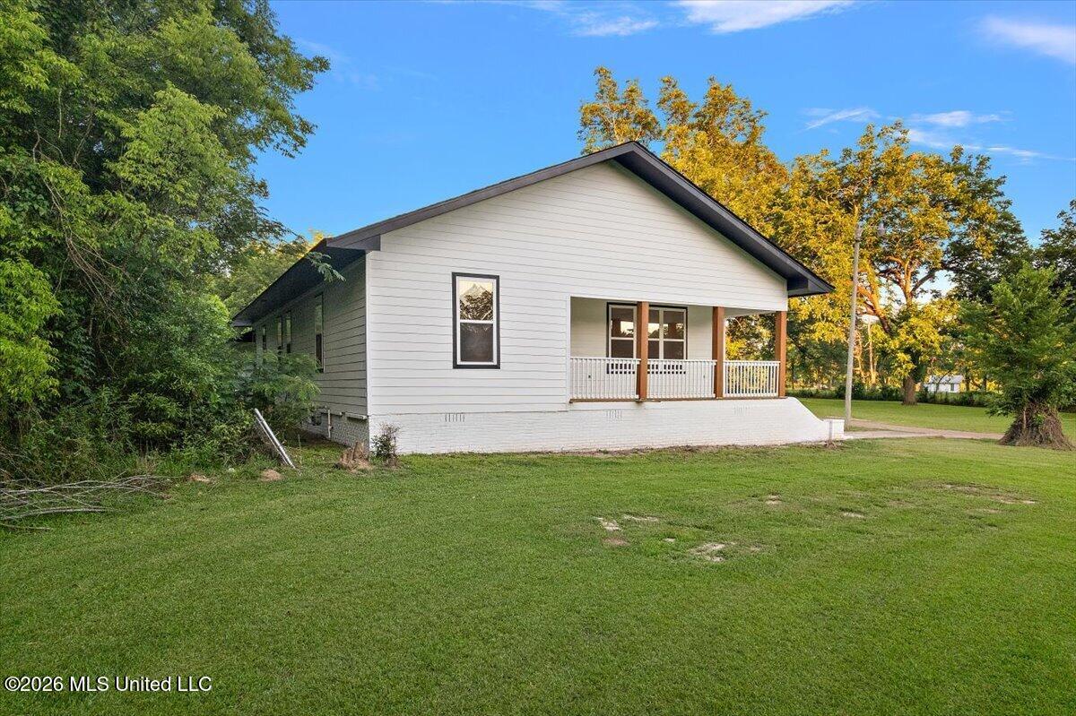3594 N Liberty Street Property Photo 4