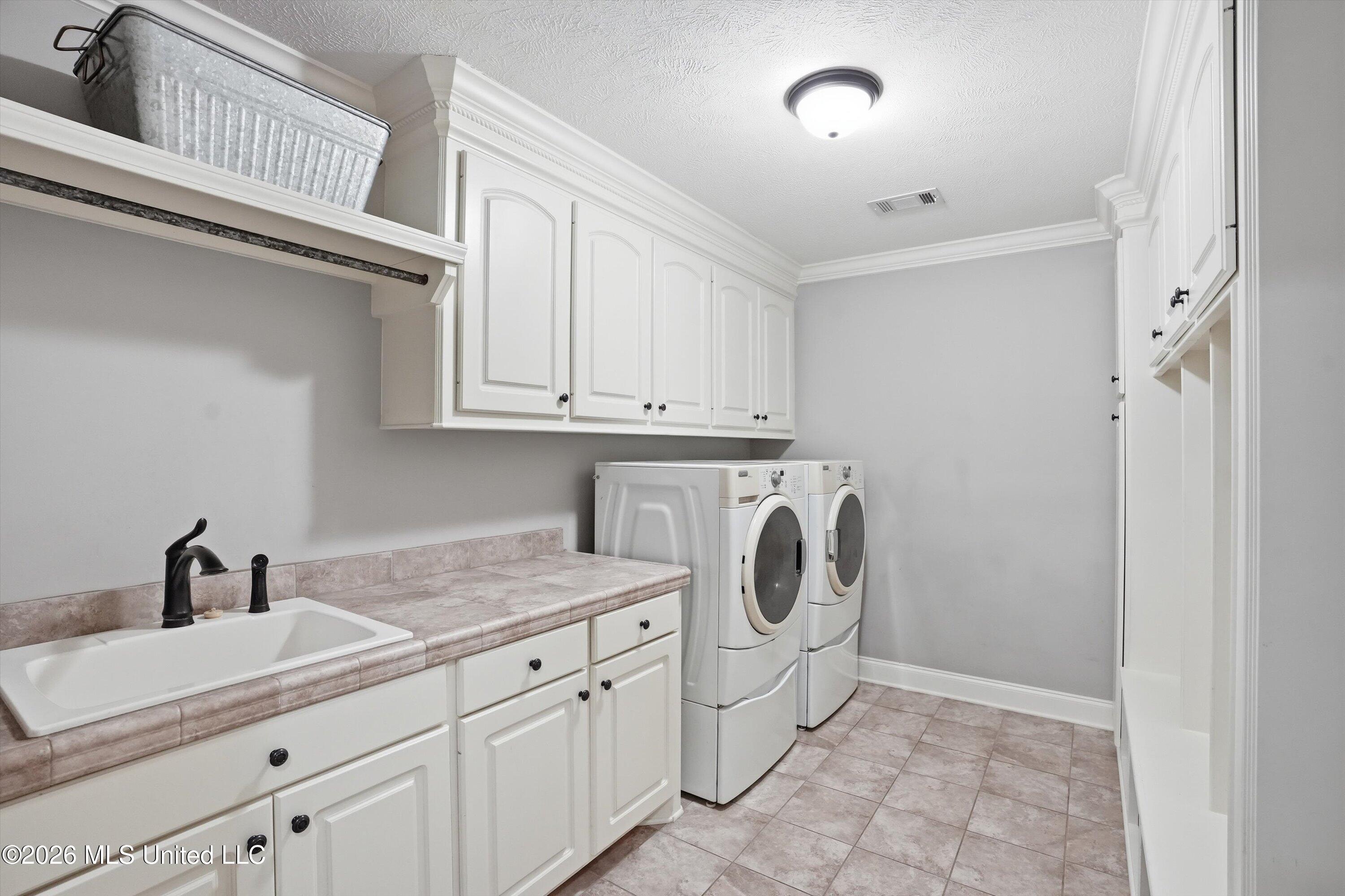 109 Elizabeth Drive Property Photo 23