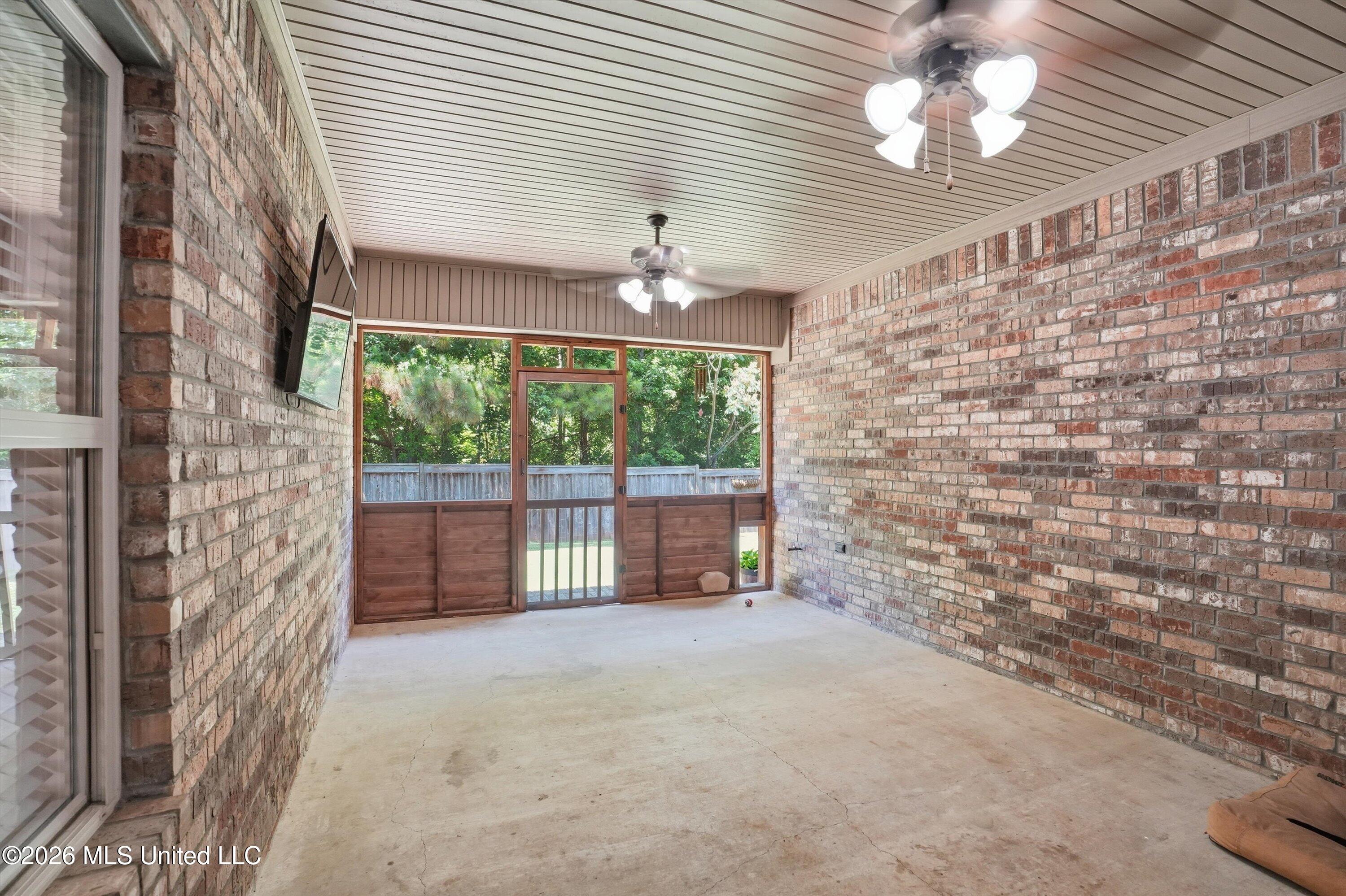 109 Elizabeth Drive Property Photo 34
