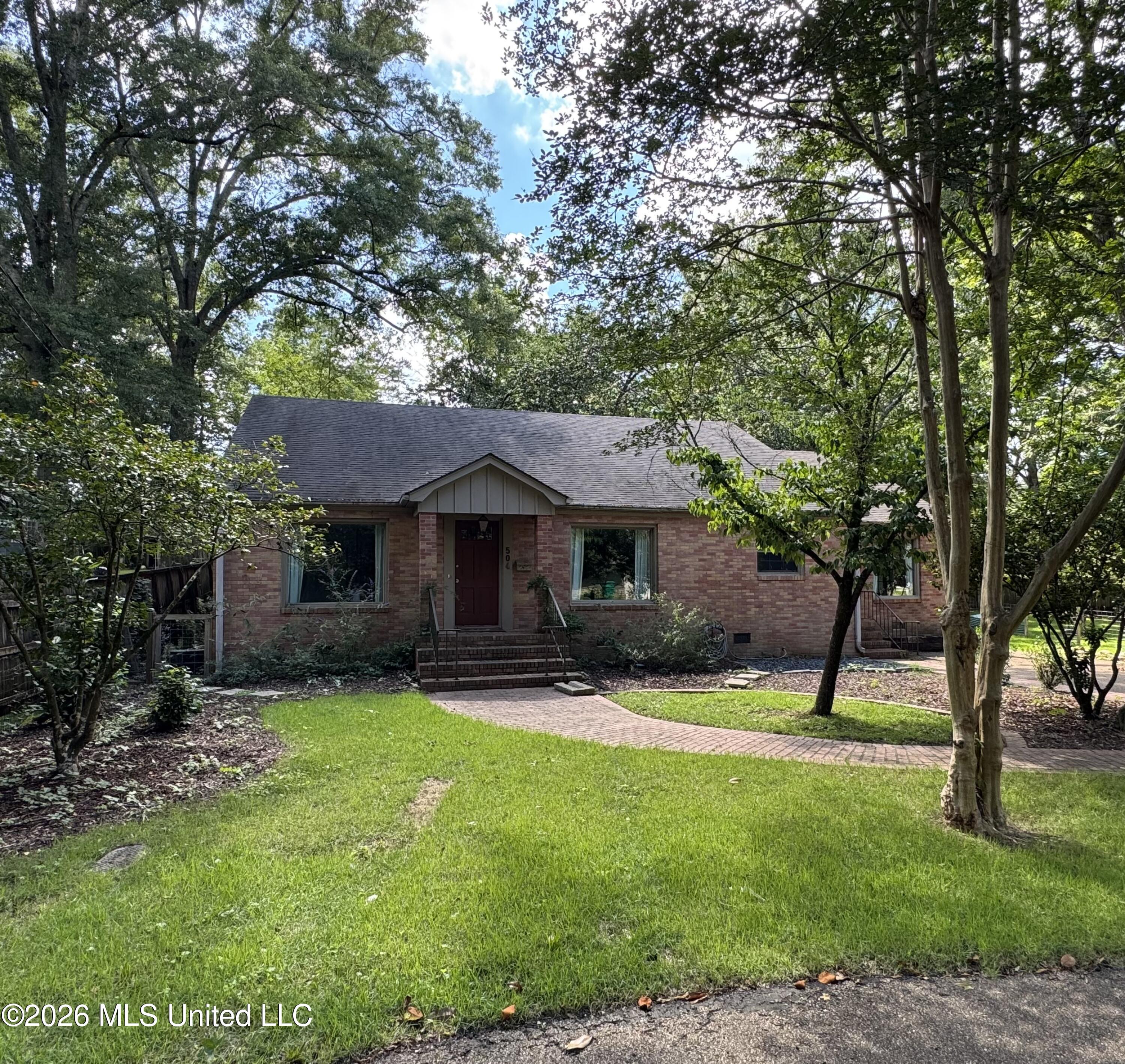 504 Becker Street Property Photo 1