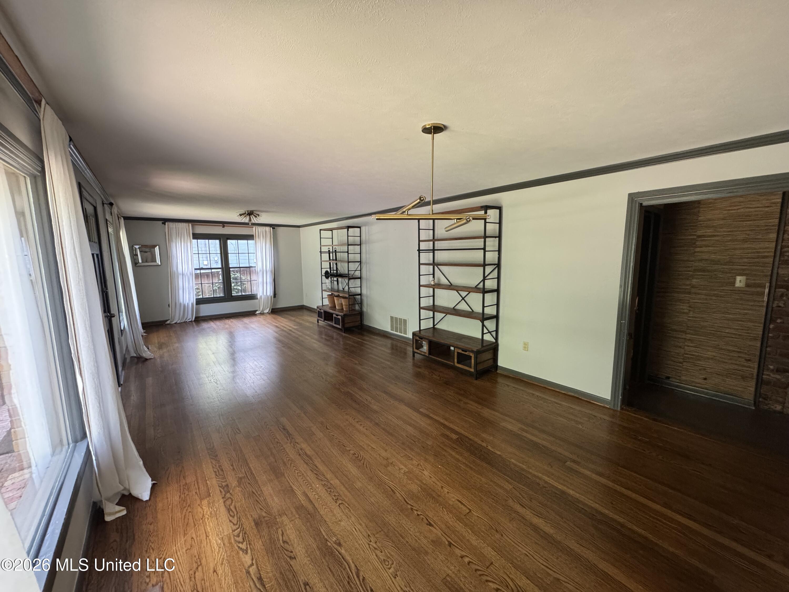 504 Becker Street Property Photo 5