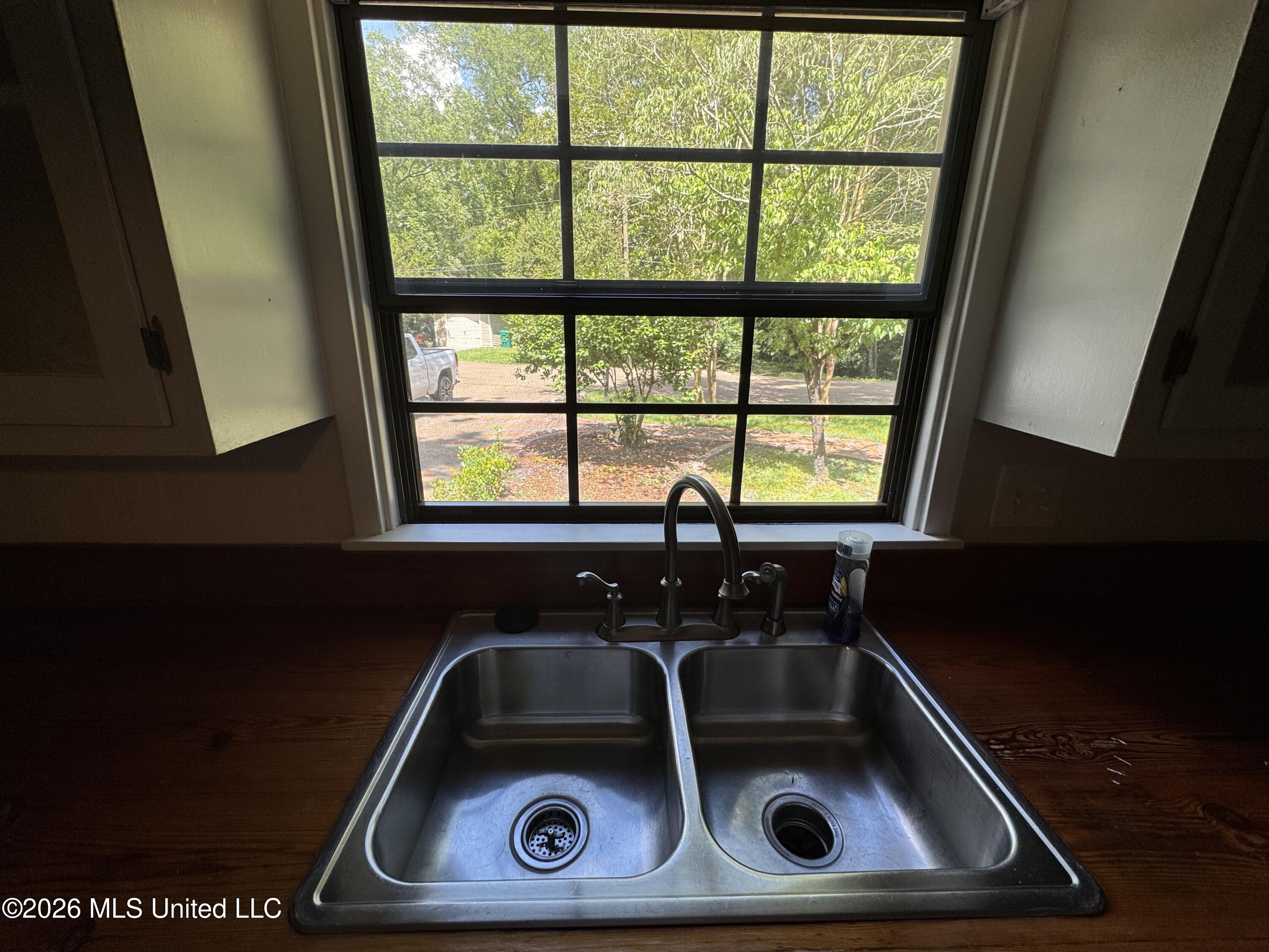 504 Becker Street Property Photo 9