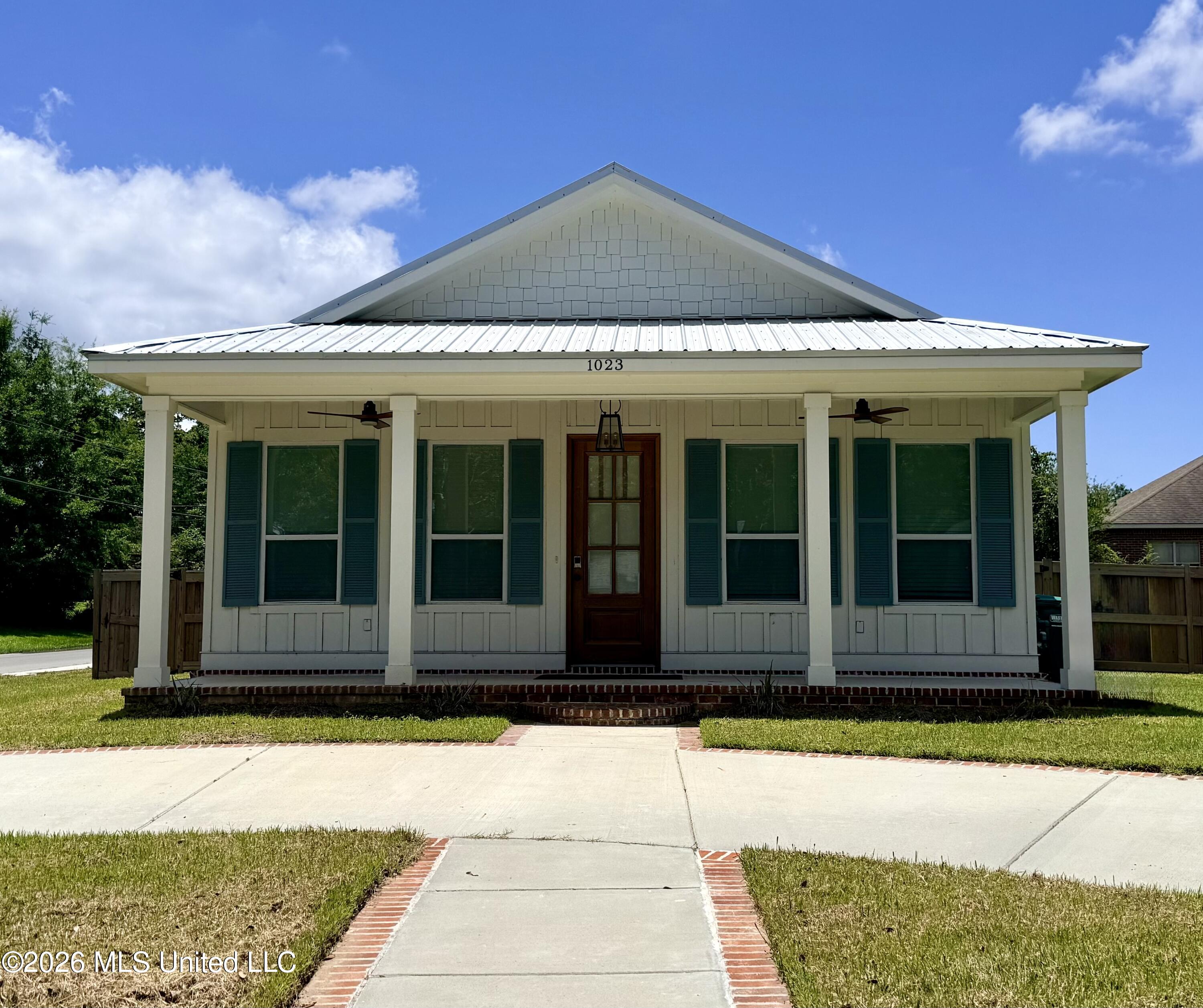 1023 Nancy Place Property Photo 1