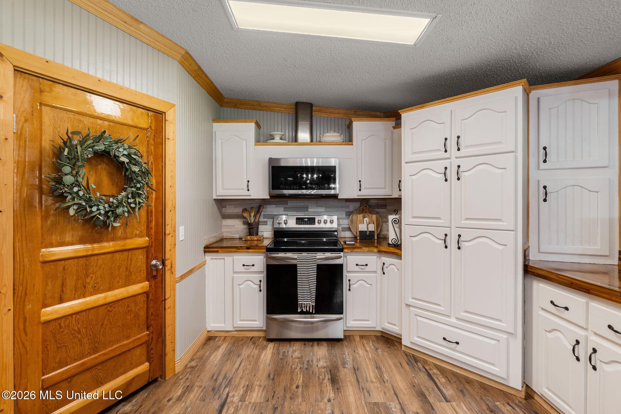 8360 Cuevas Town Road Property Photo 5