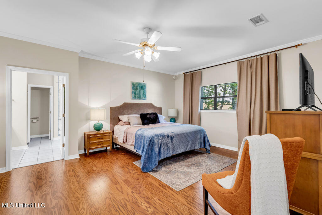 807 Woodglen Drive Property Photo 19