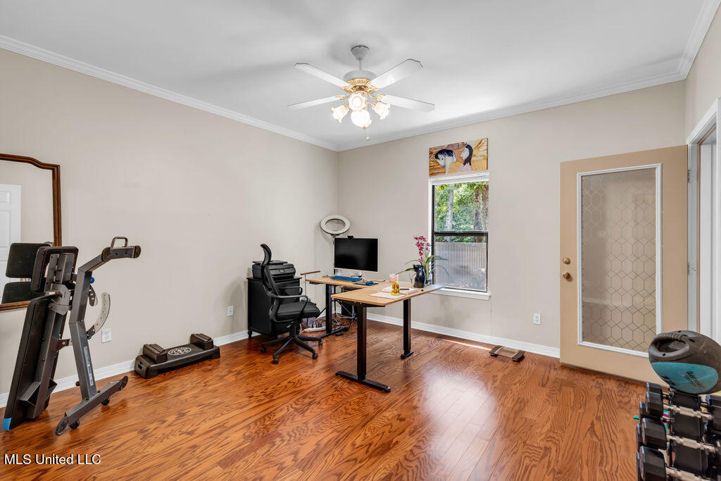 807 Woodglen Drive Property Photo 27
