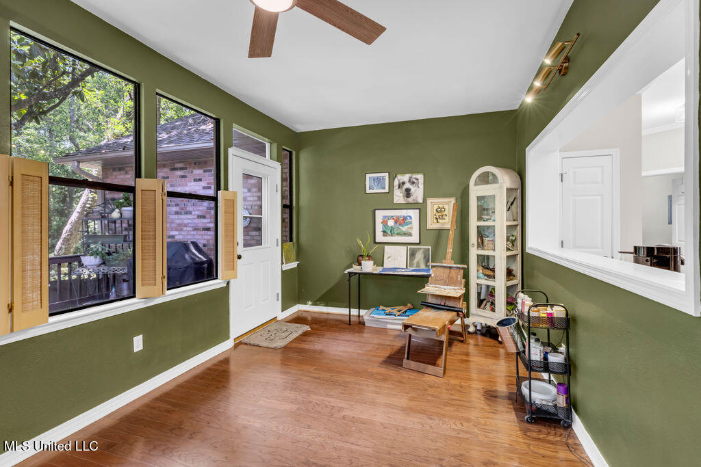 807 Woodglen Drive Property Photo 32