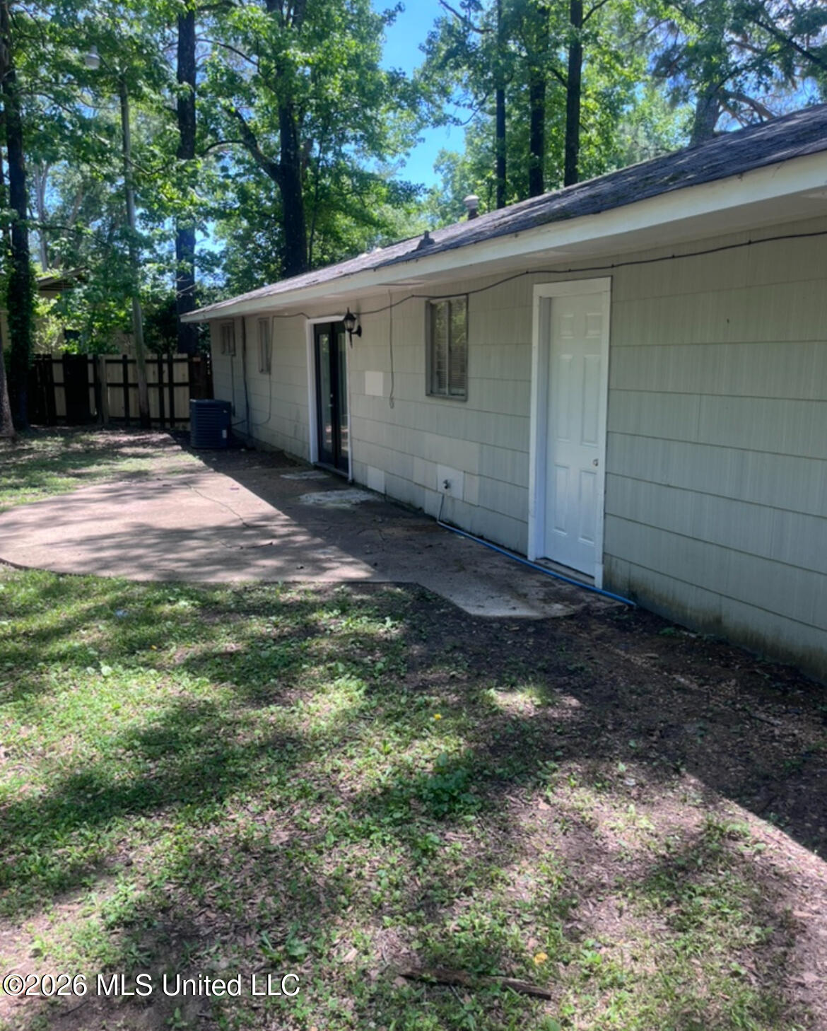 3056 Suncrest Drive Property Photo 3
