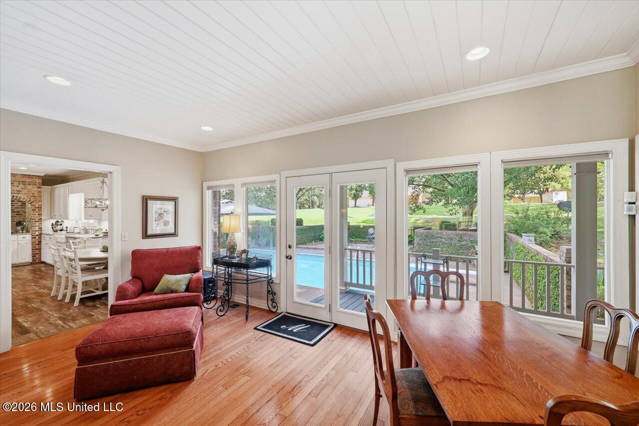 101 Lauren Lane Property Photo 10