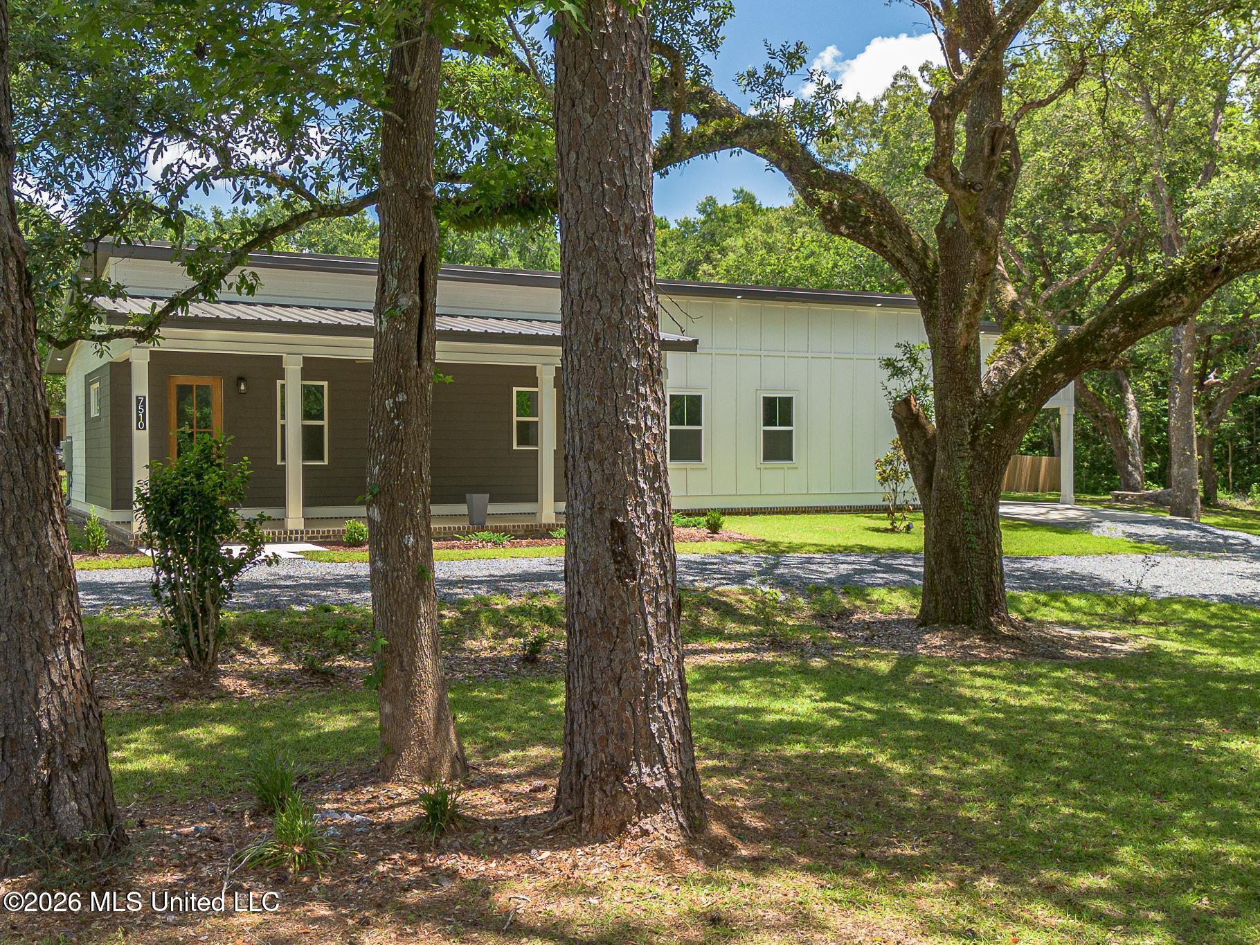 7510 Mahoney Drive Property Photo 4