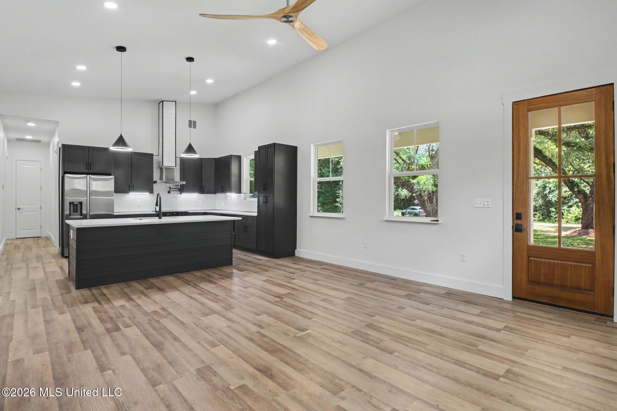7510 Mahoney Drive Property Photo 6