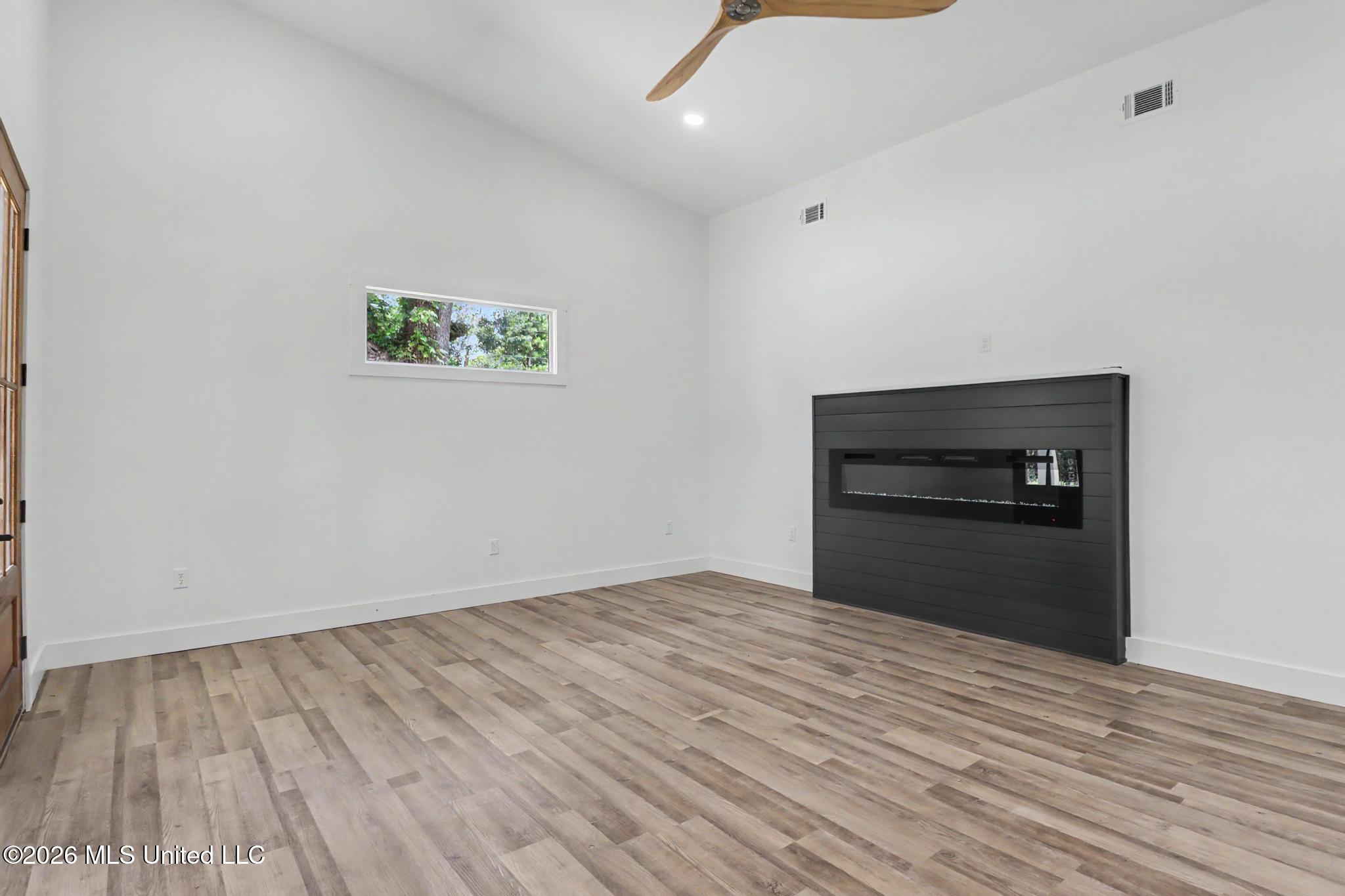 7510 Mahoney Drive Property Photo 7