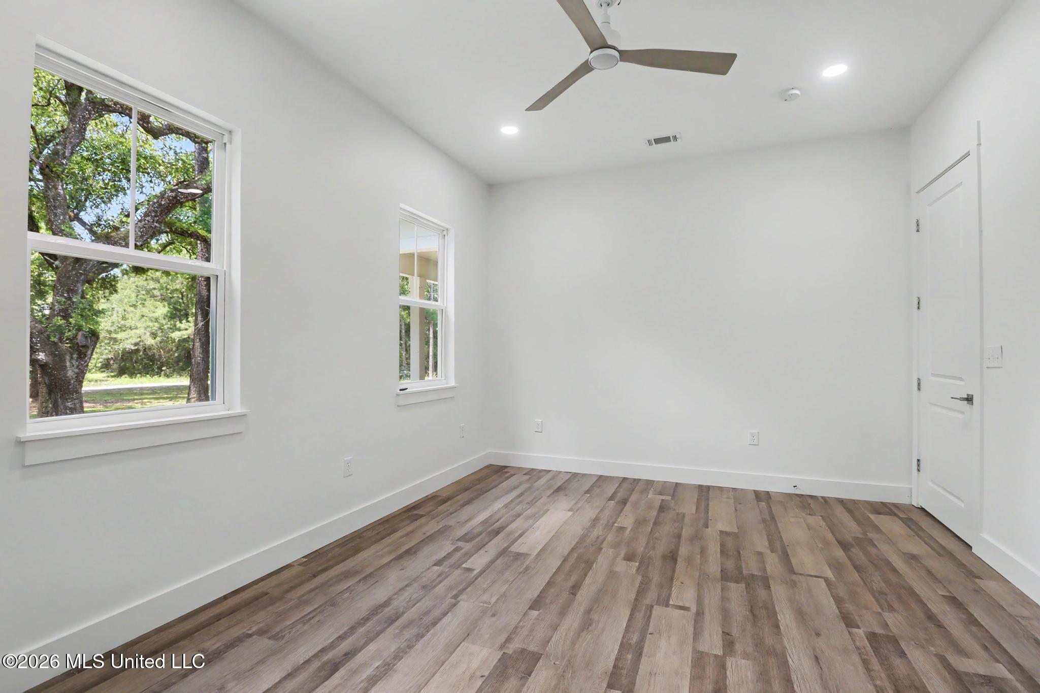 7510 Mahoney Drive Property Photo 20