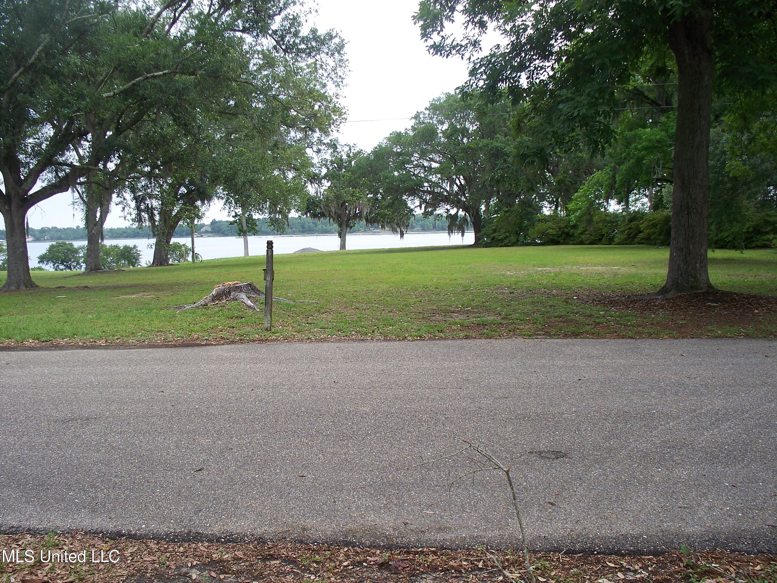 2157 Harmanson Vue Property Photo 6