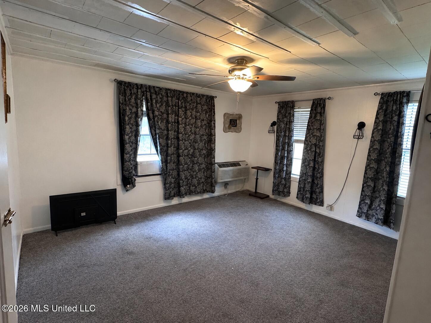 812 Watts Street Property Photo 5