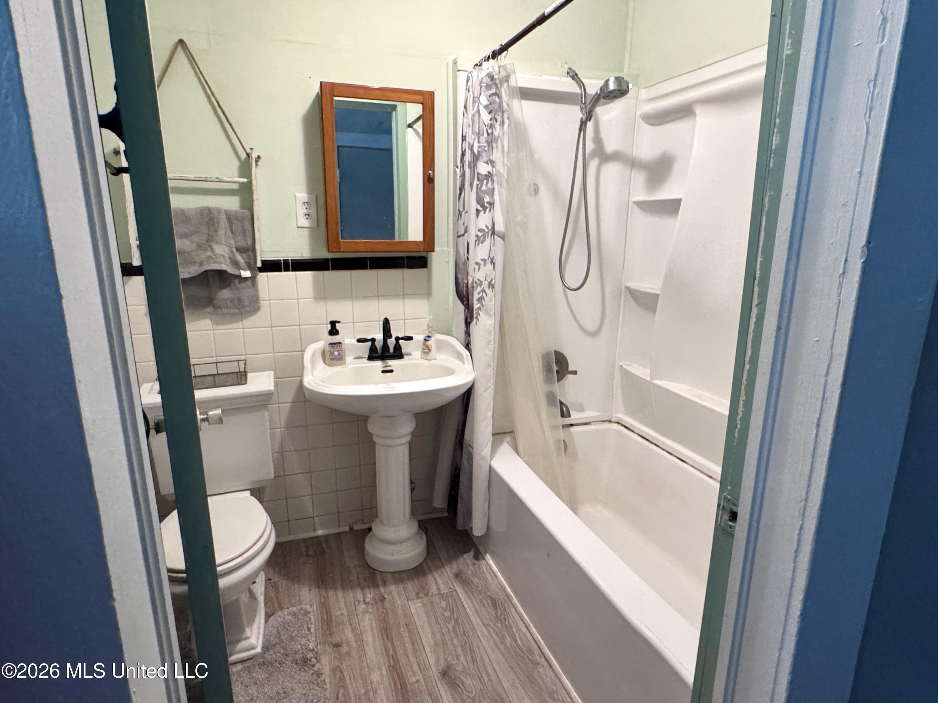 812 Watts Street Property Photo 8