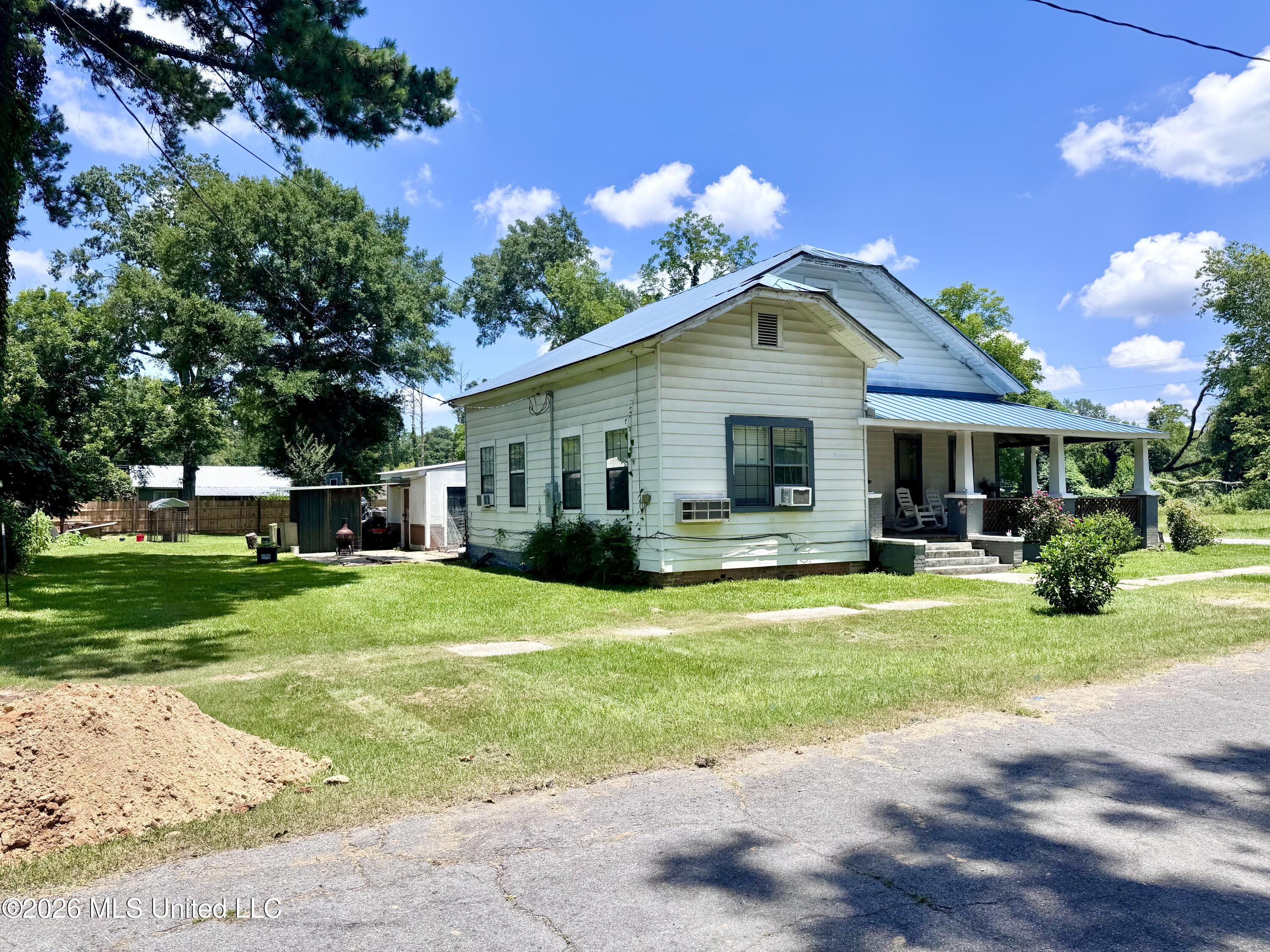 812 Watts Street Property Photo 16