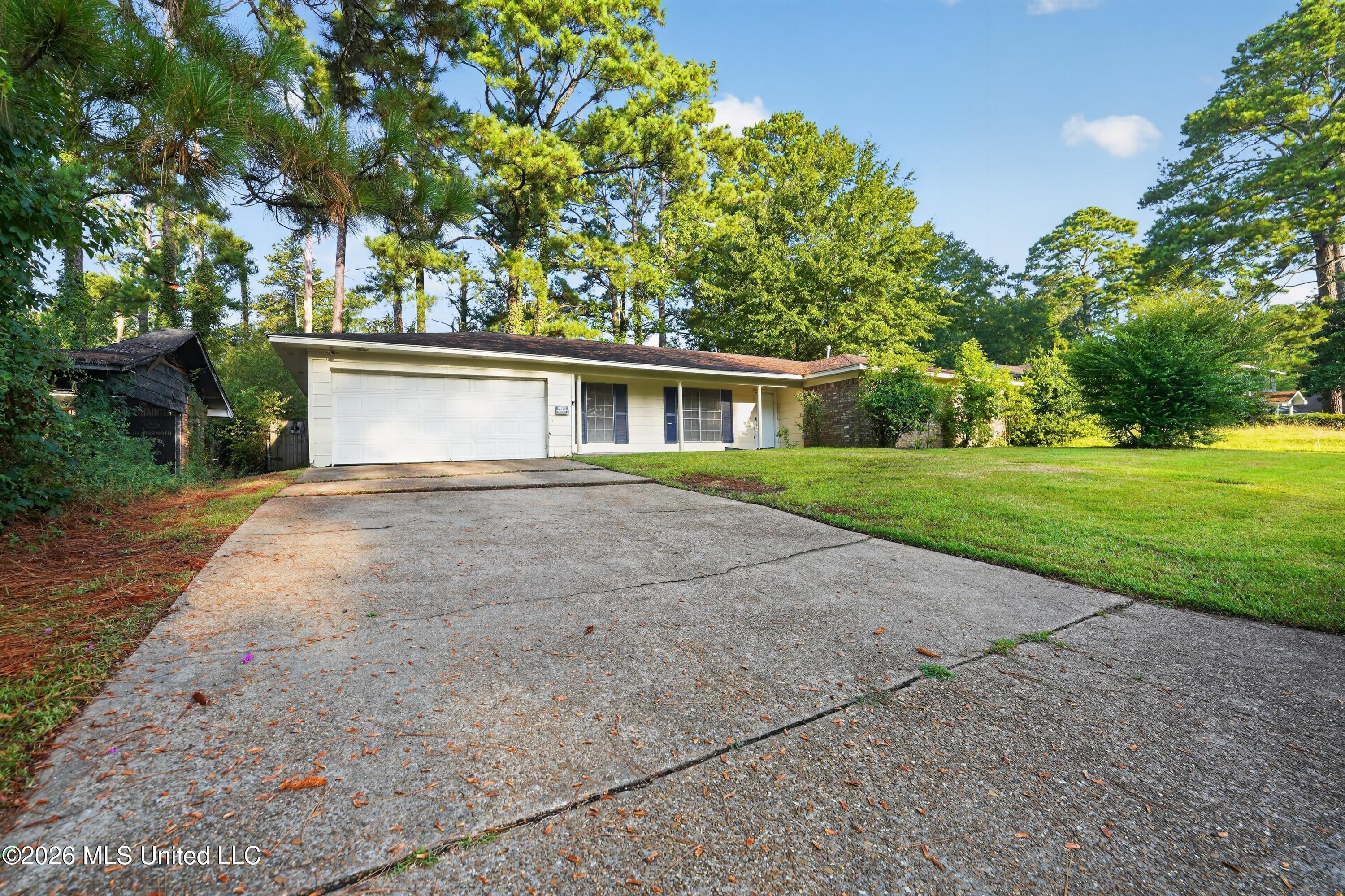 2377 Breckinridge Road Property Photo 4
