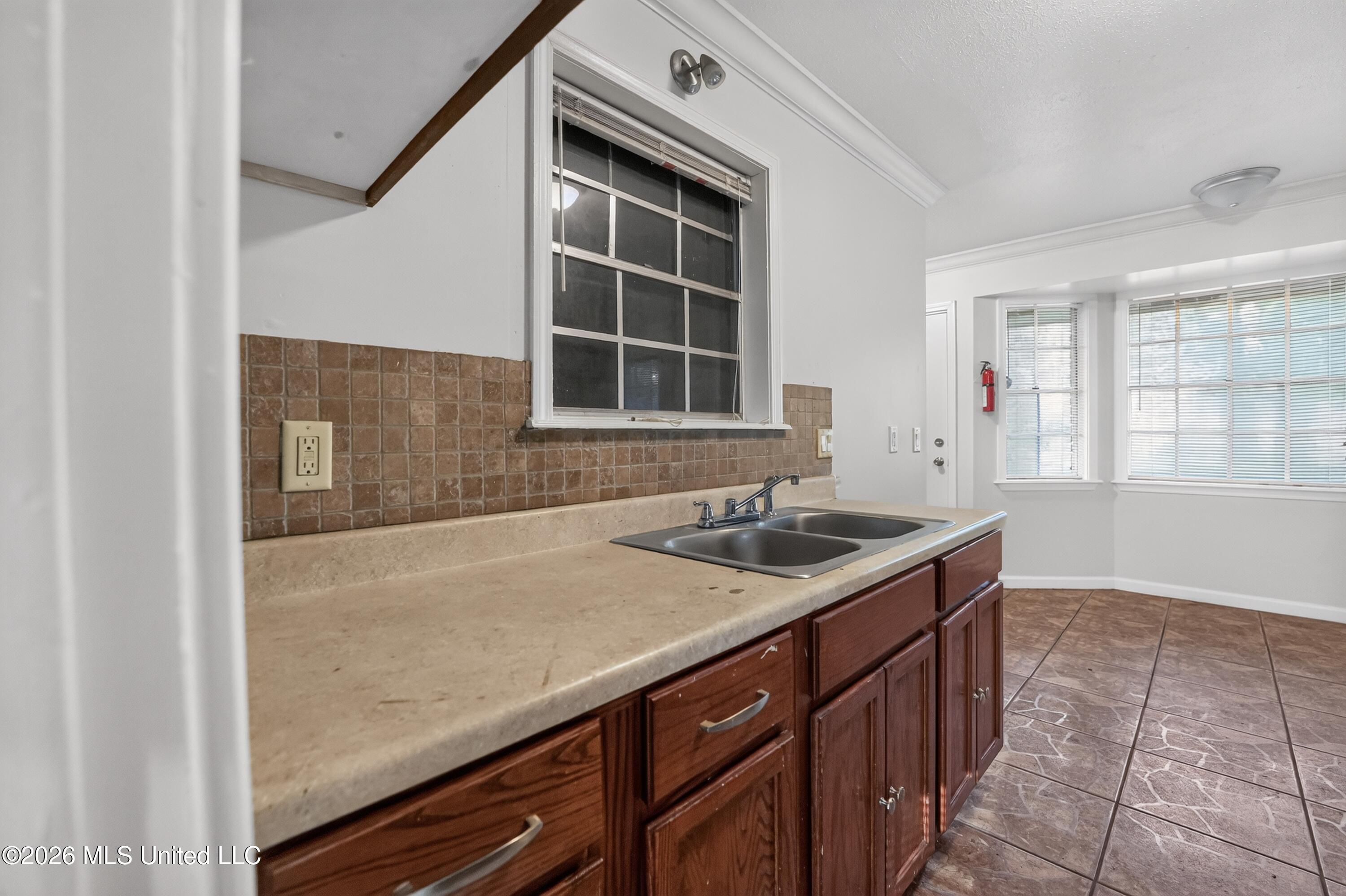 2377 Breckinridge Road Property Photo 14