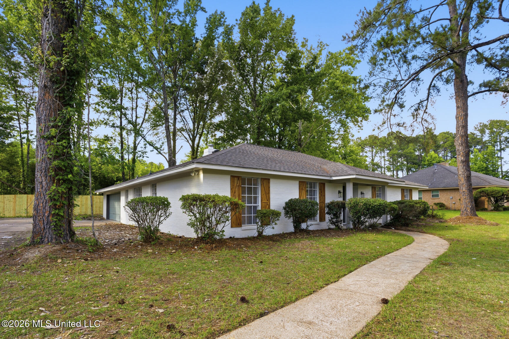 860 Rutherford Drive Property Photo 3