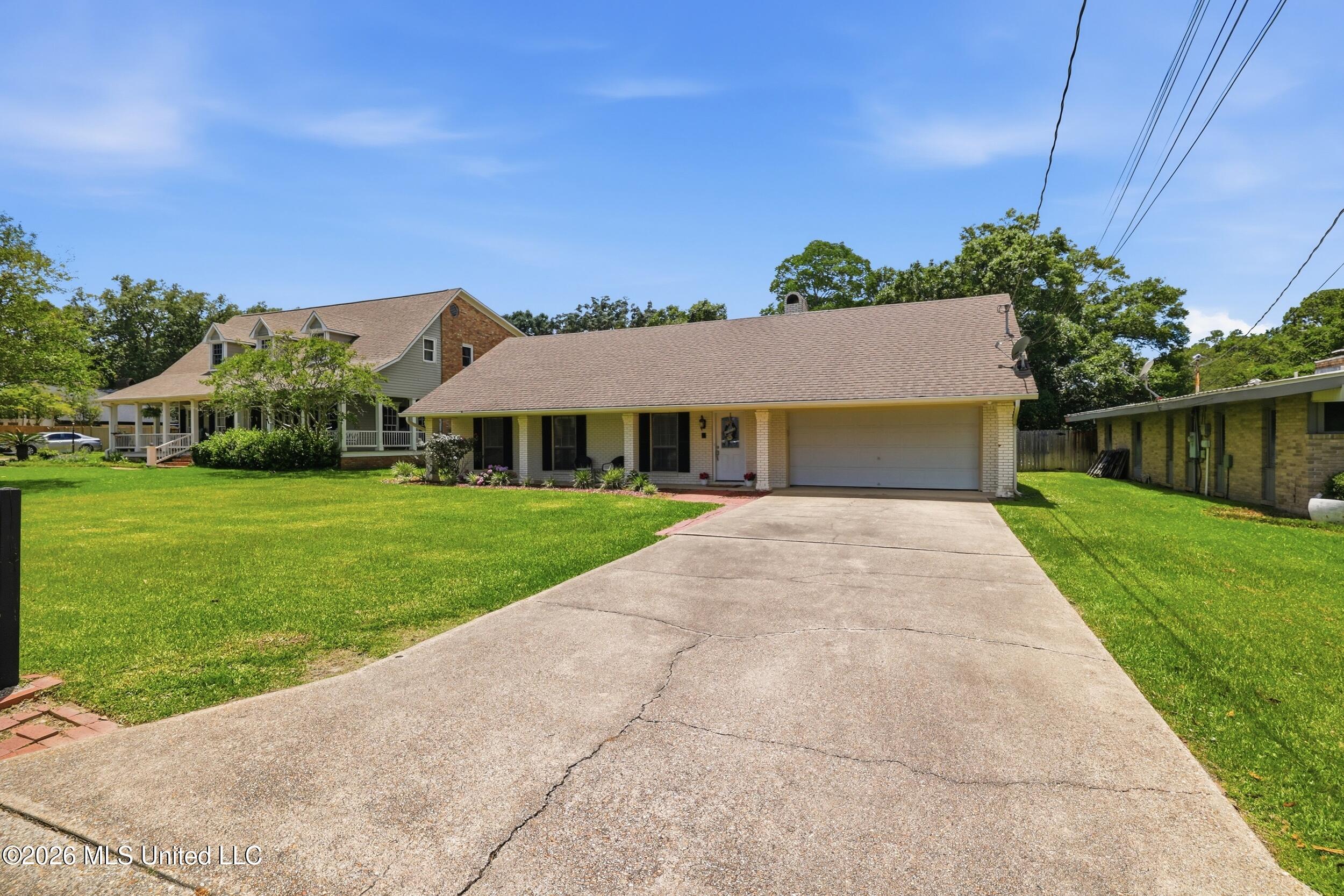 319 Eastview Drive Property Photo 4