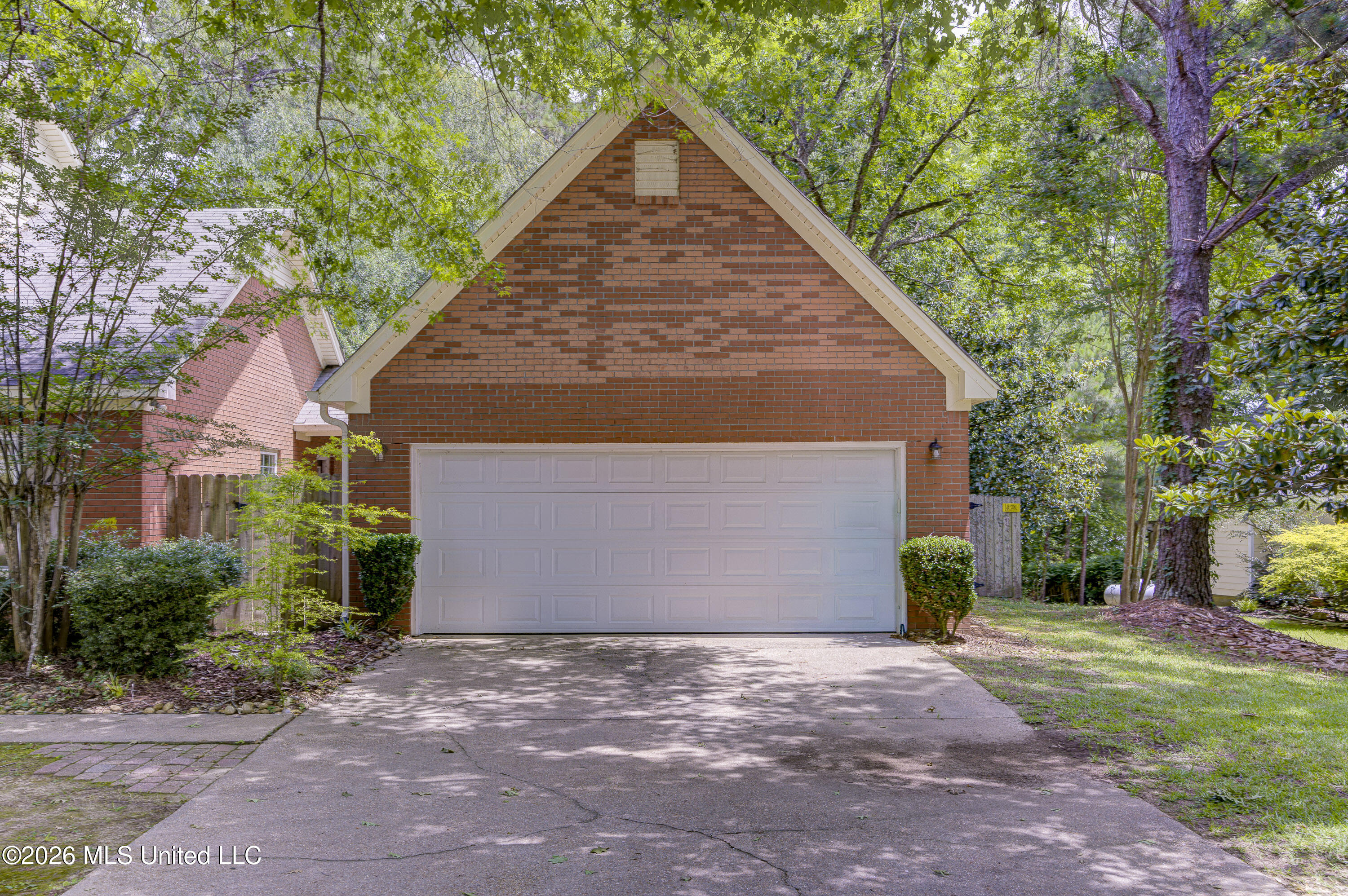 6003 Queens Point Property Photo 4