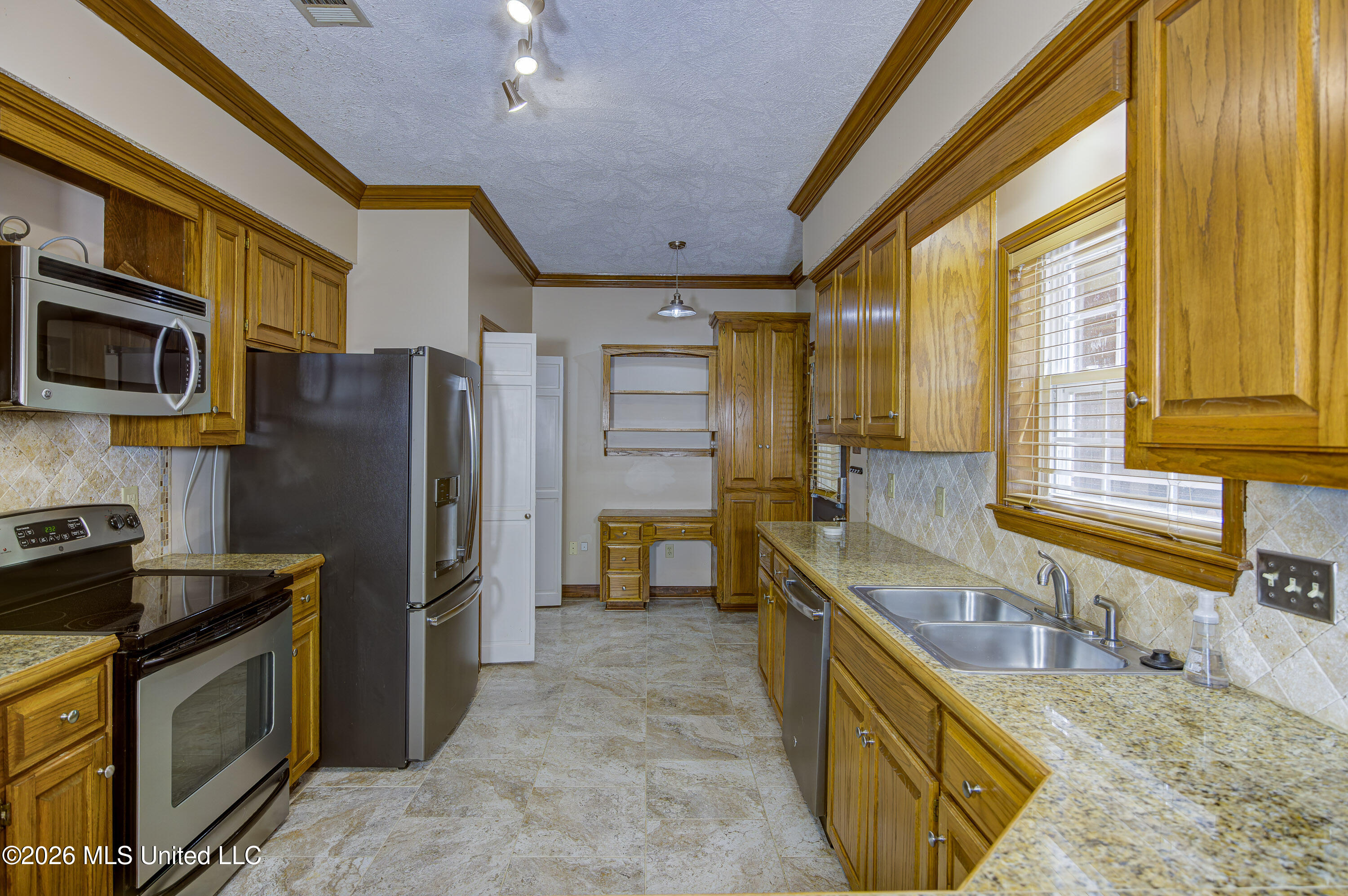 6003 Queens Point Property Photo 11