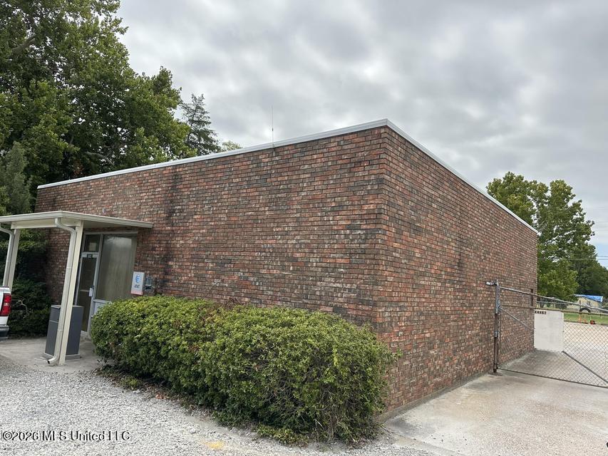 502 Mickey Gilley Avenue Property Photo 1
