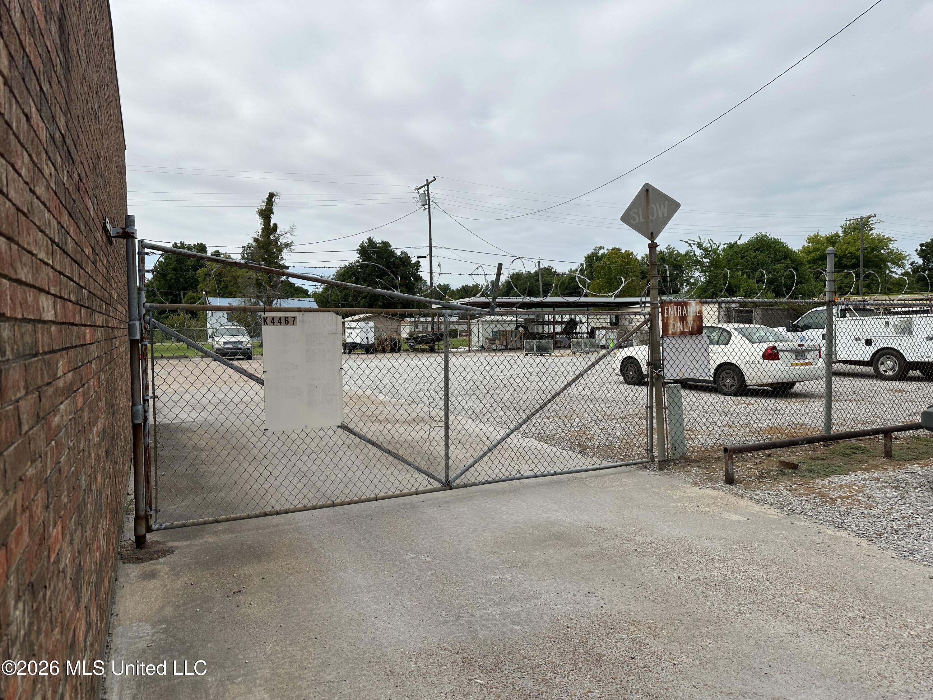 502 Mickey Gilley Avenue Property Photo 3