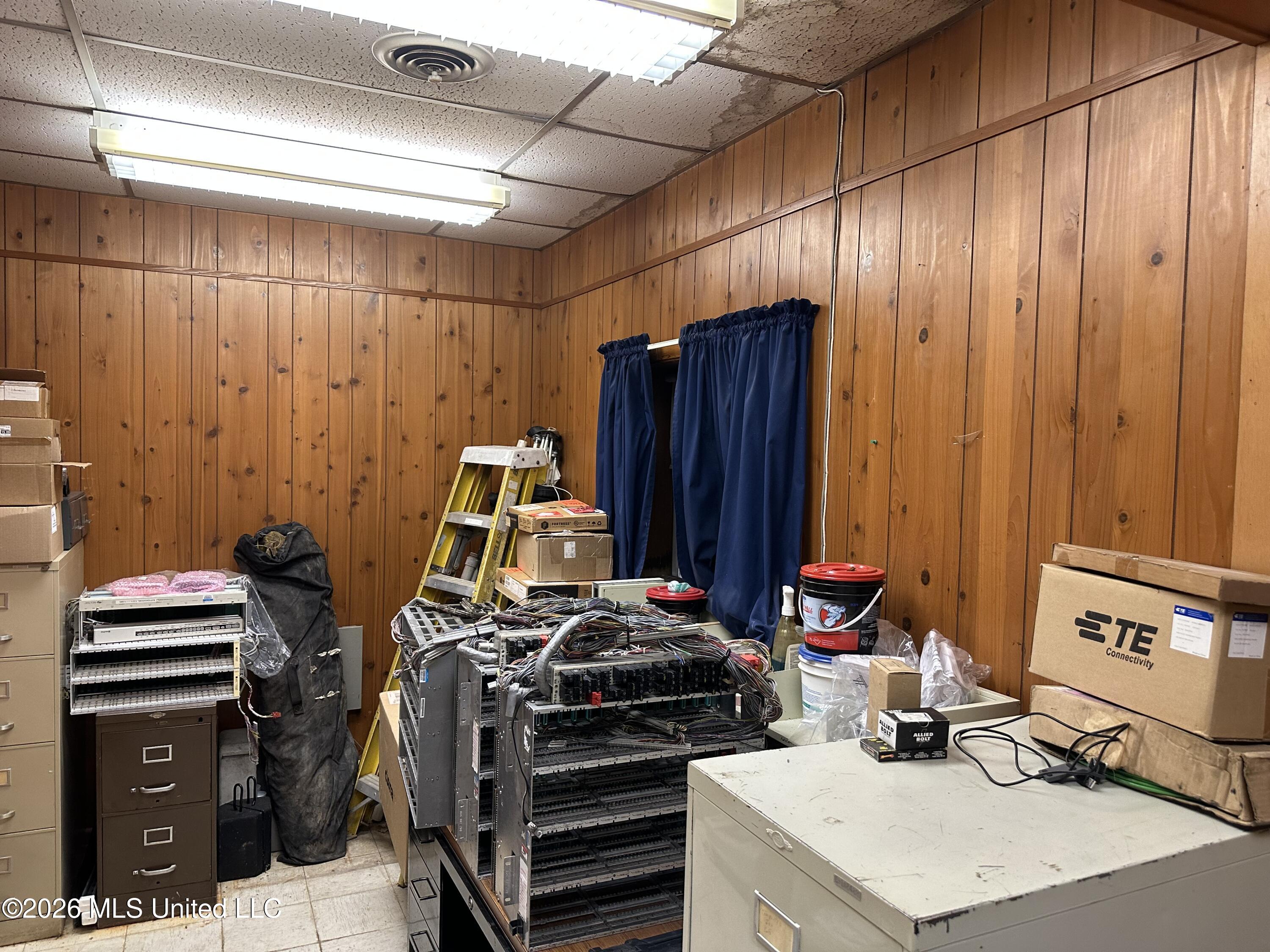 502 Mickey Gilley Avenue Property Photo 6