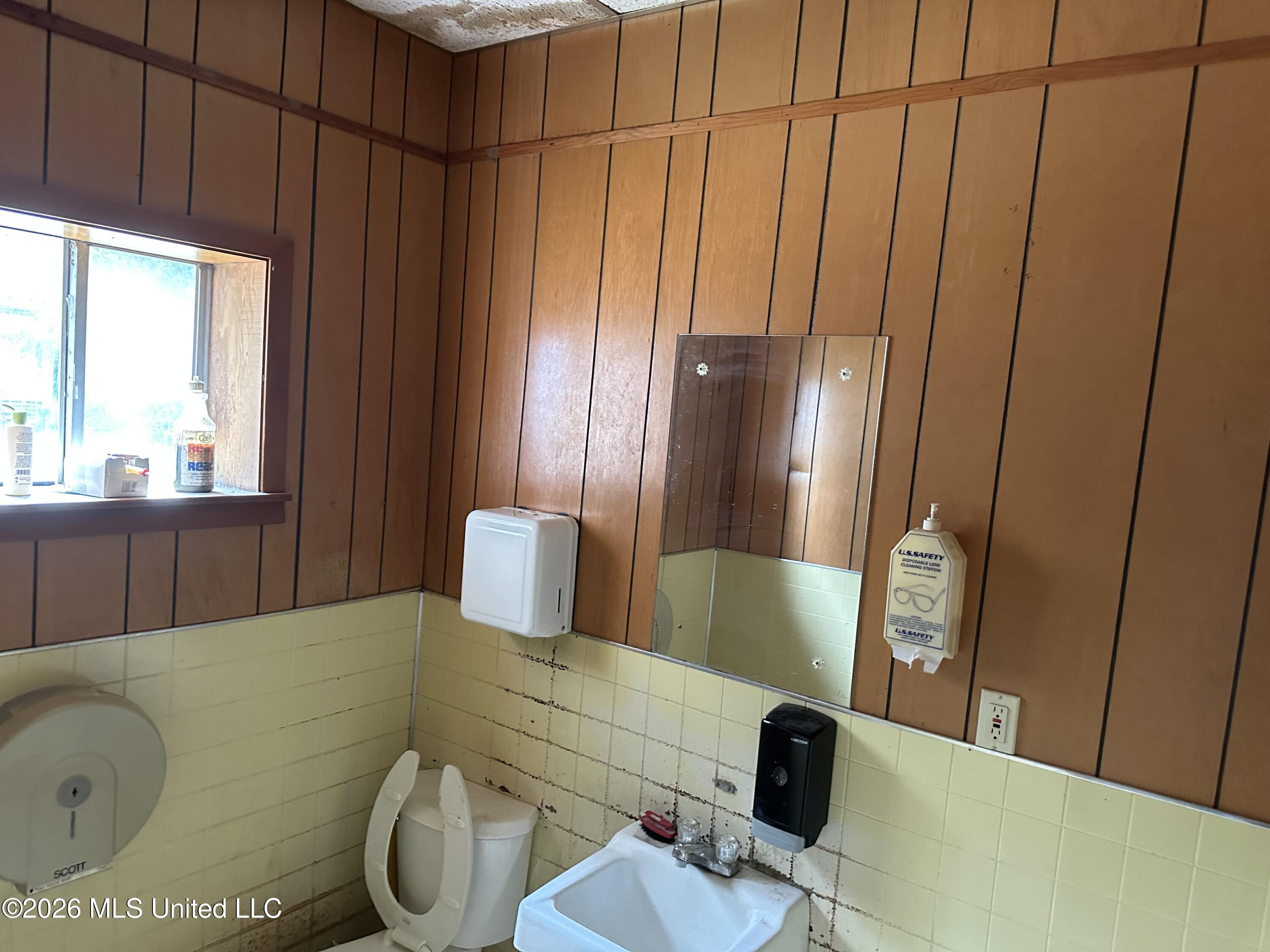 502 Mickey Gilley Avenue Property Photo 10