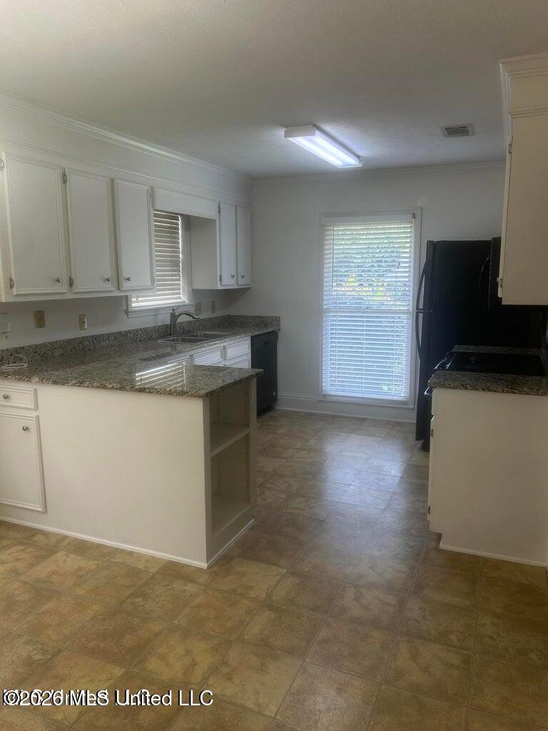 204 Foxwood Cove Property Photo 5