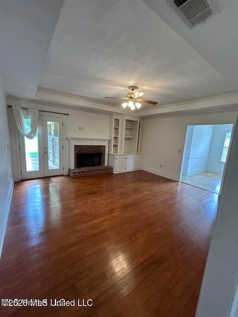 204 Foxwood Cove Property Photo 6