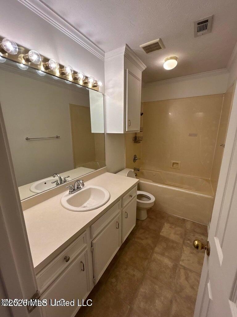 204 Foxwood Cove Property Photo 10