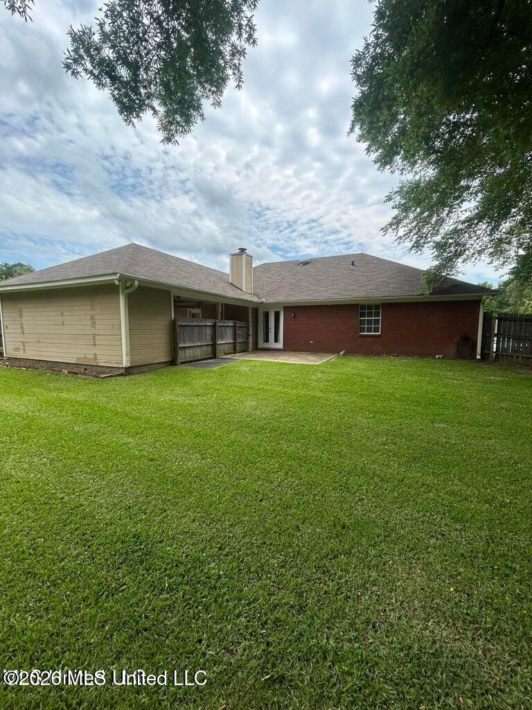 204 Foxwood Cove Property Photo 16