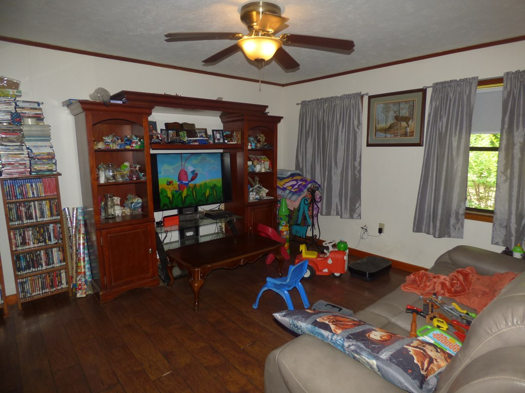1009 Bell Haven Road Property Photo 4